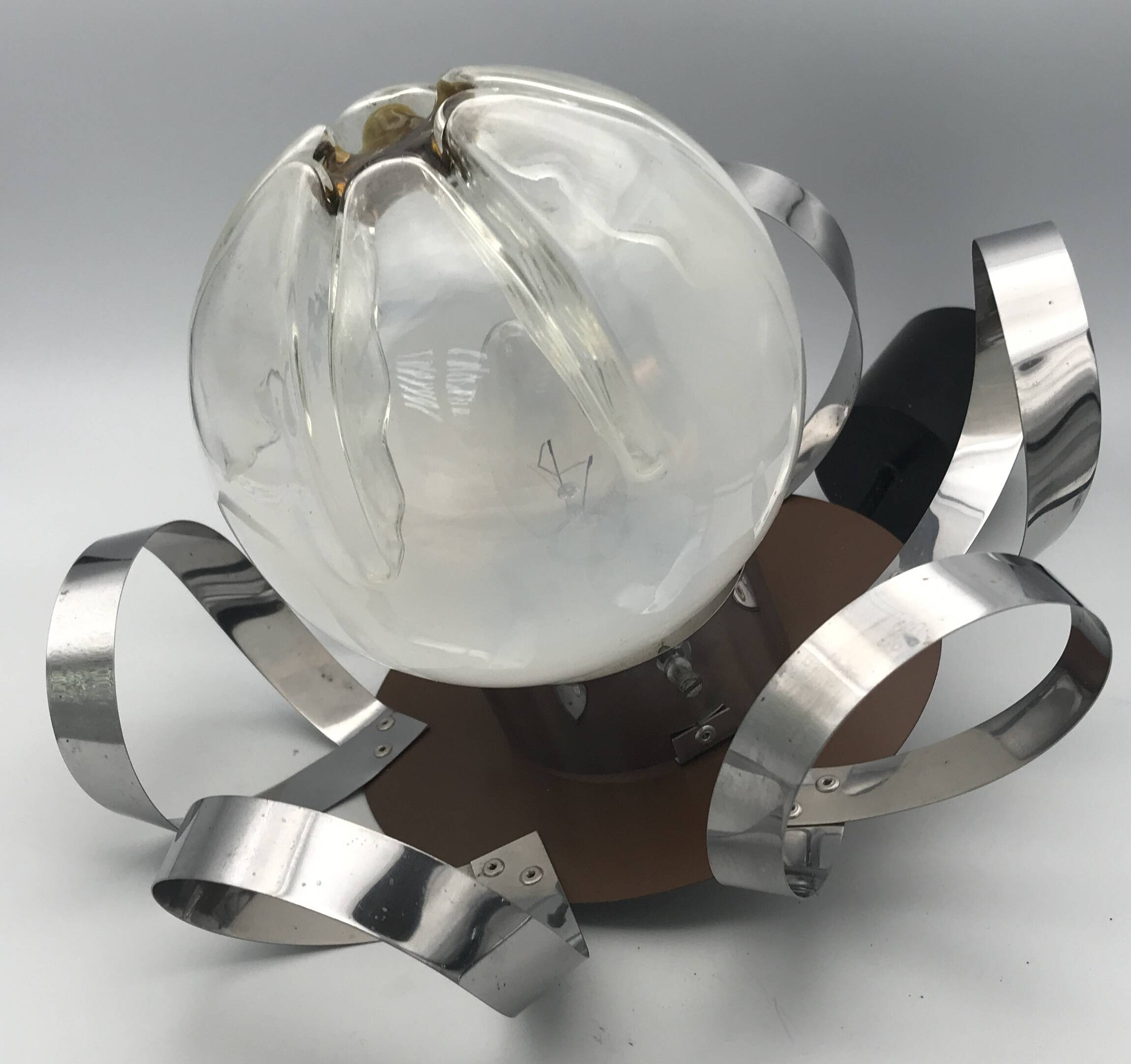 Suspension lustre Mazzega globe en verre de murano opalescent