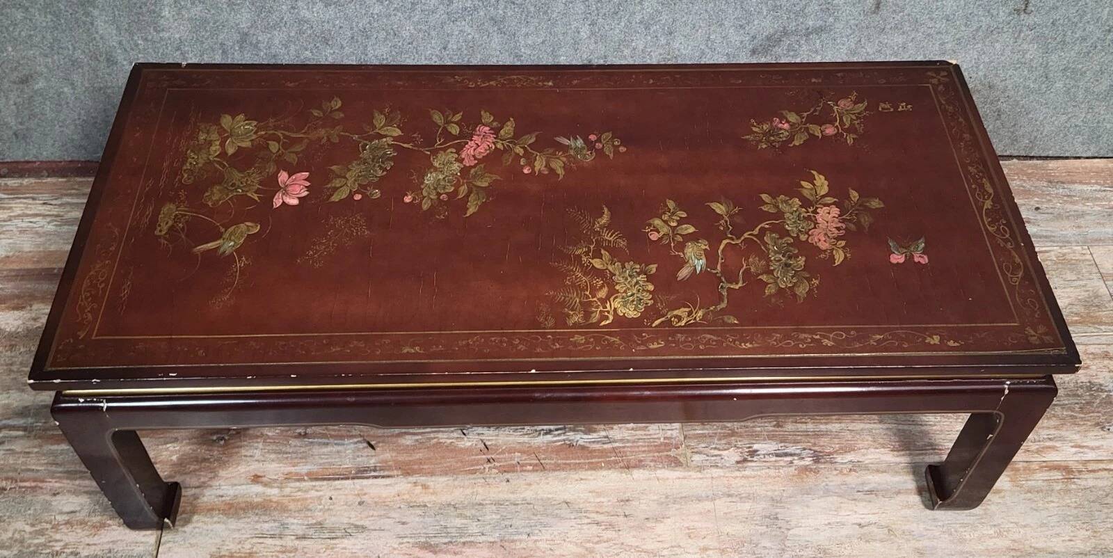 20th century Asia: lacquered coffee table decorated with birds in branches