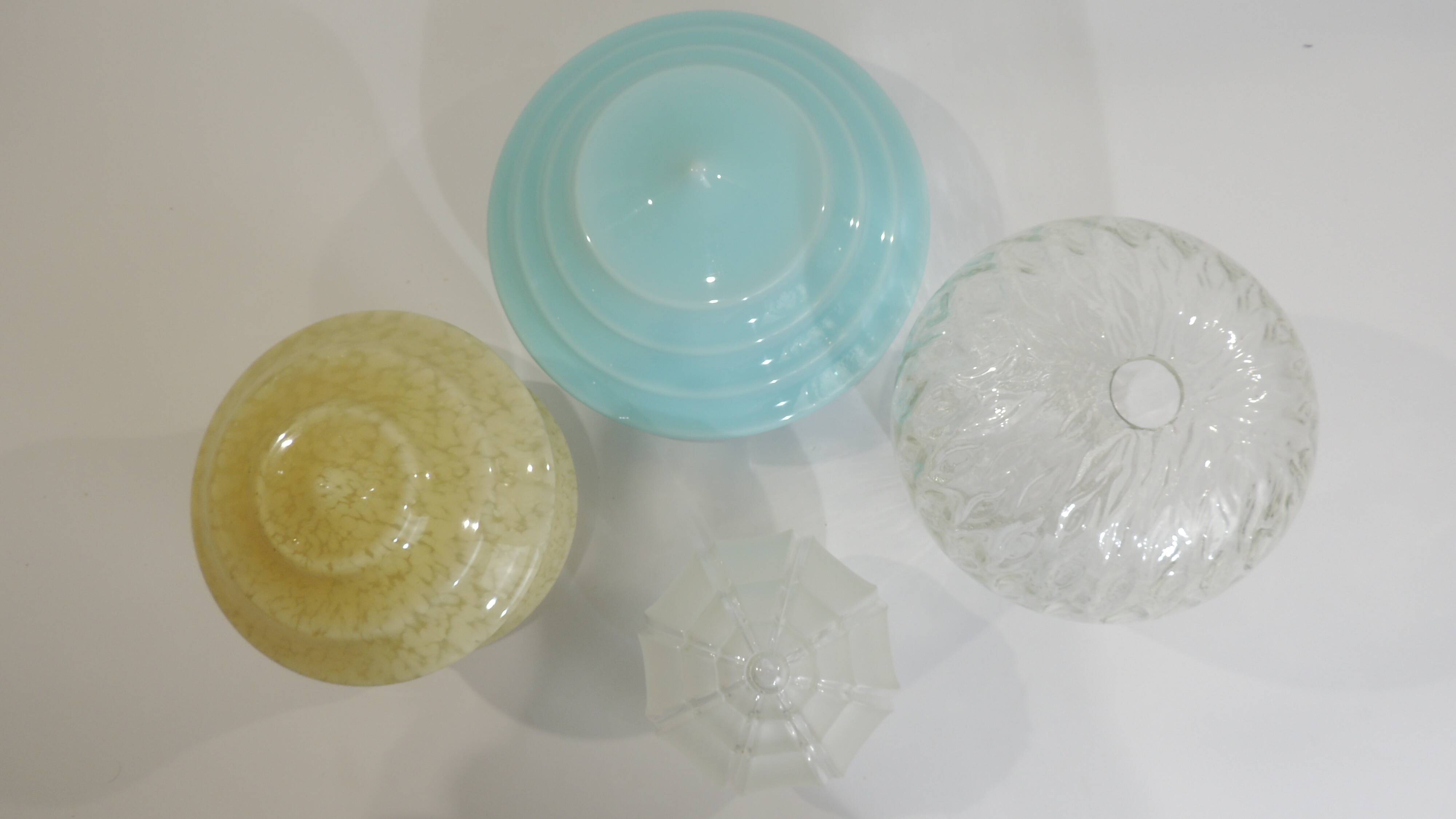 Set of 4 tulip globes vintage glass lampshades from the 70s-80s – Opaline b