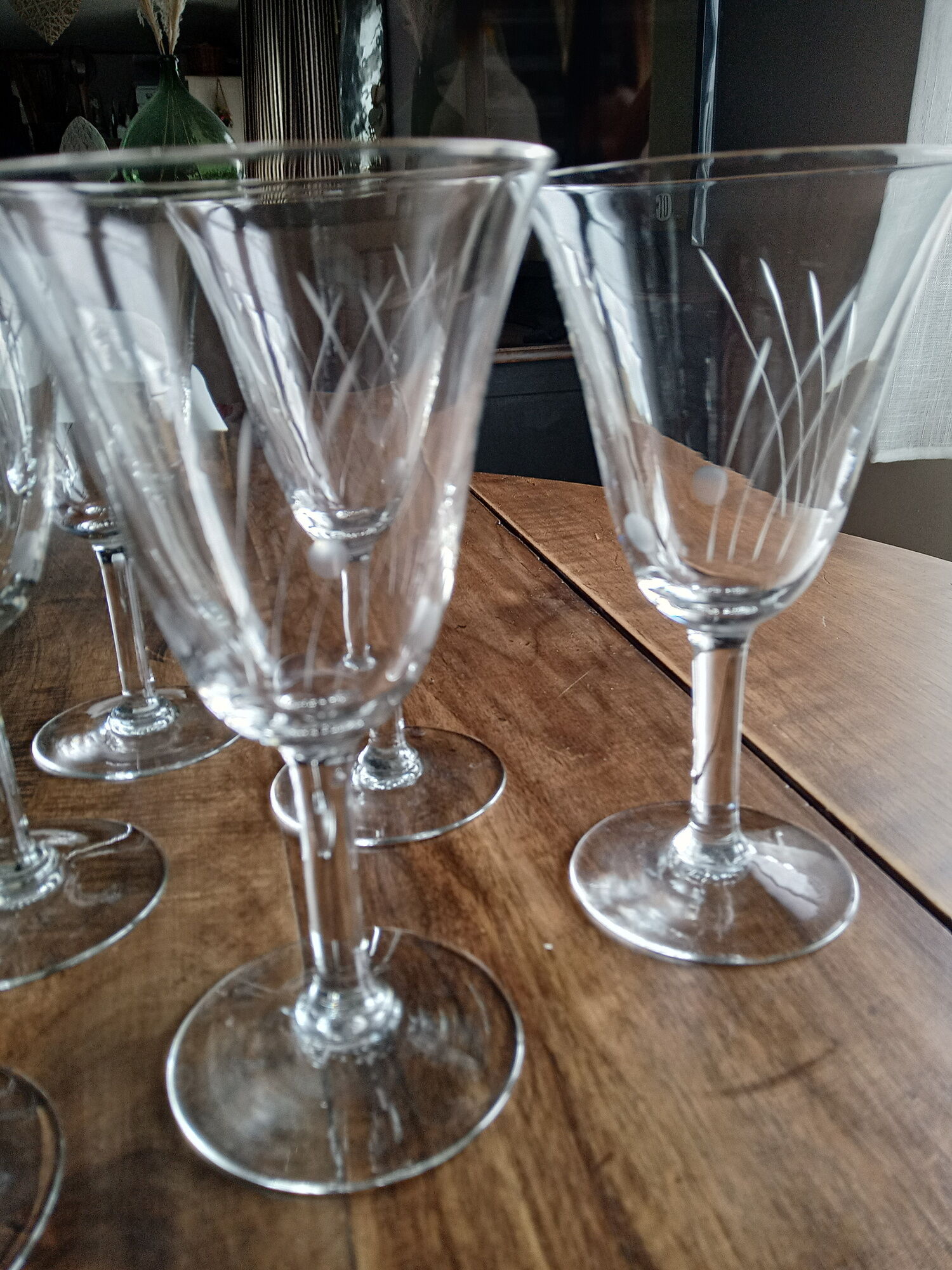 Lot of 6 vintage wine glasses drinking flared glass engraved opaque bubbles décor