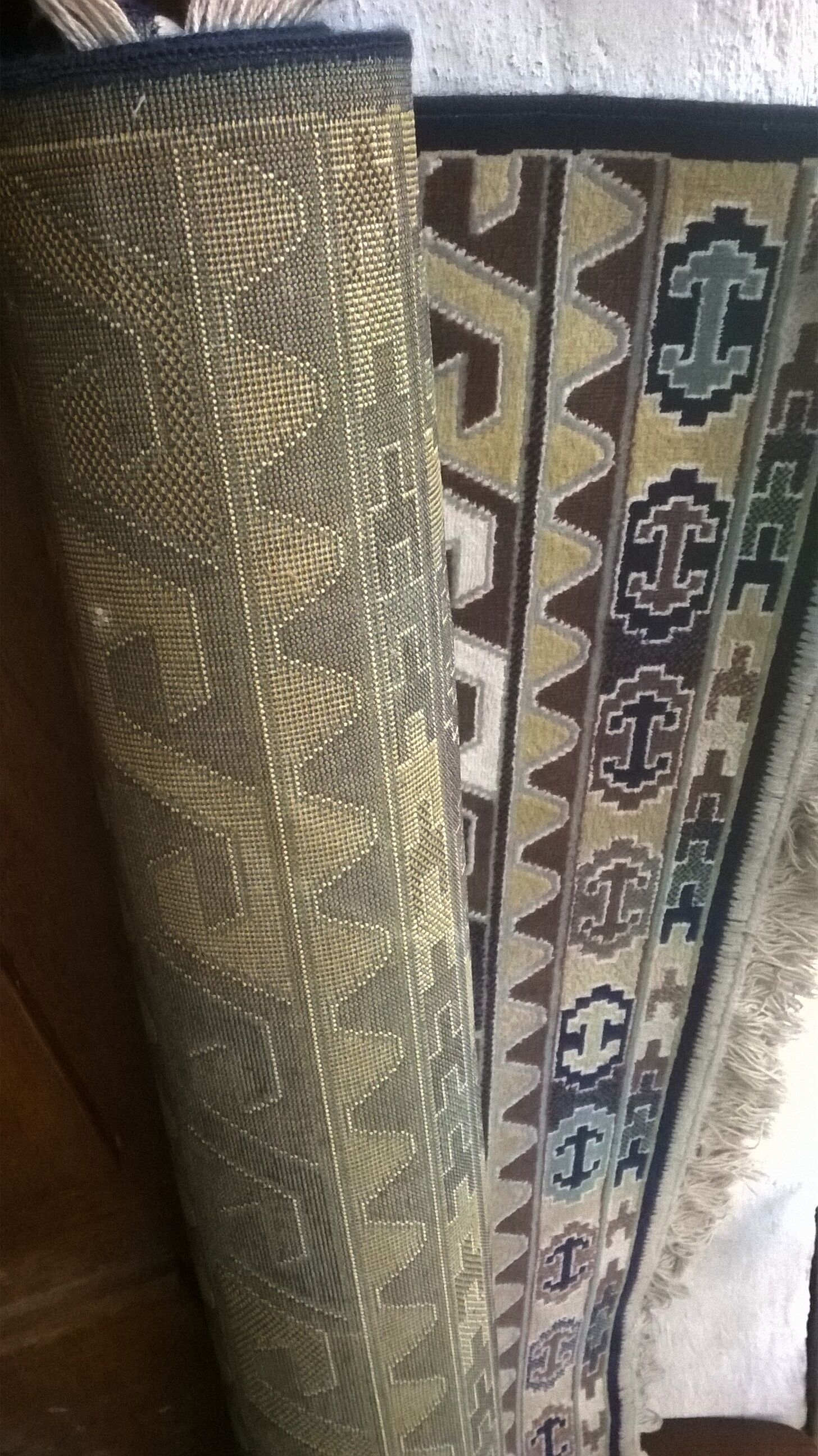 Oriental carpet 200 x 135 cm