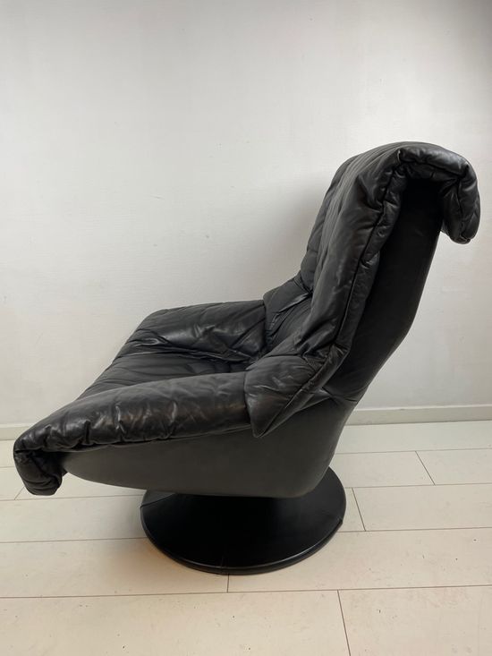 Fauteuil italien en cuir vintage noir