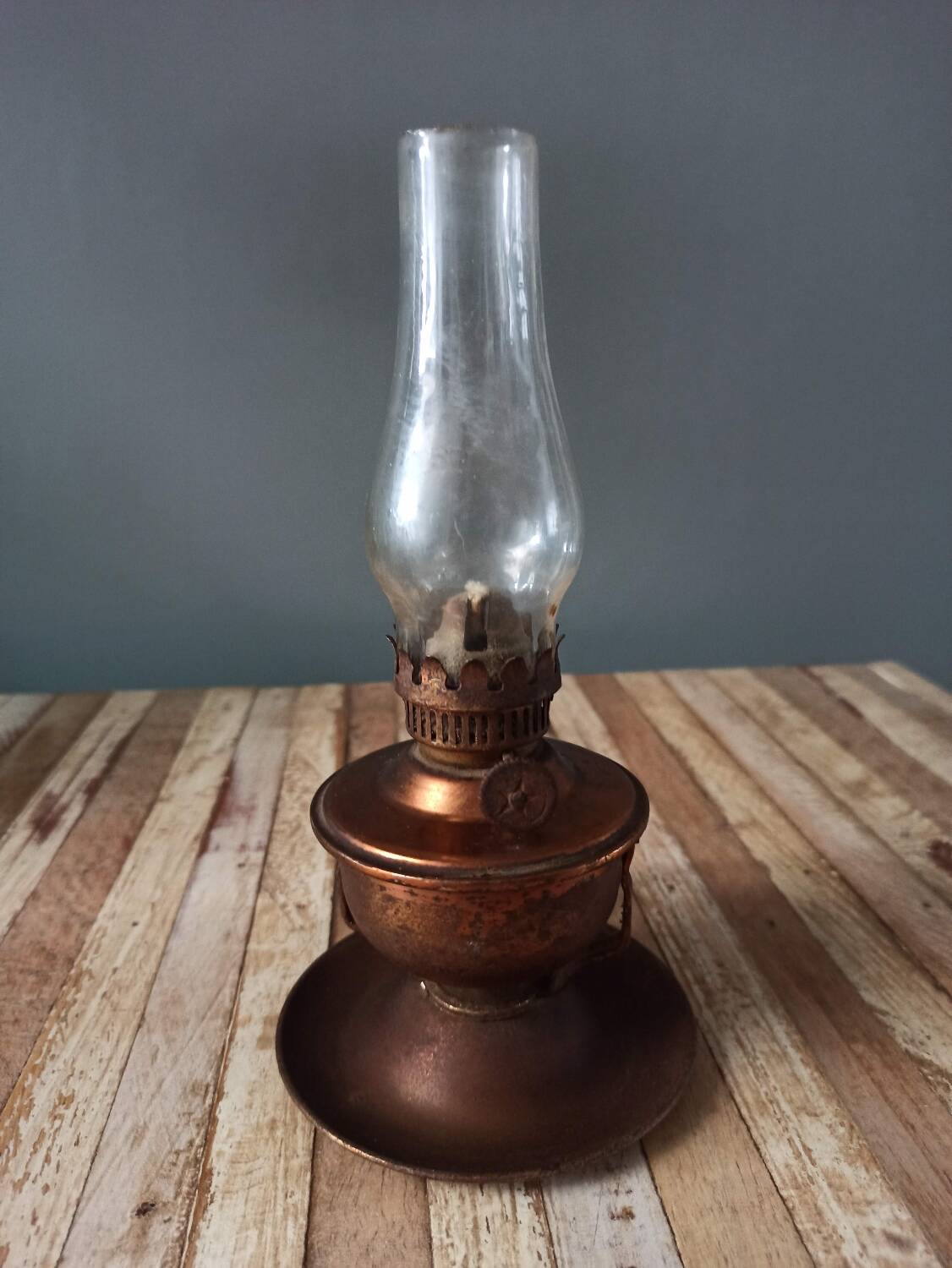 Lampe à pétrole en cuivre rat de cave