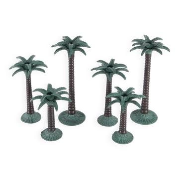 Set of brass candle holders