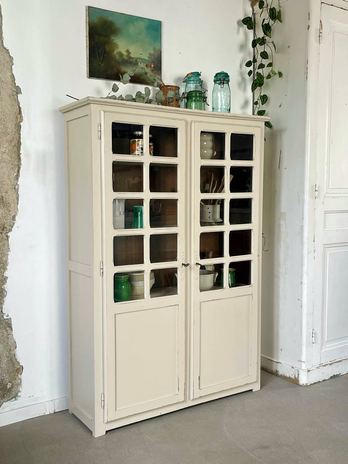 Off-white display case