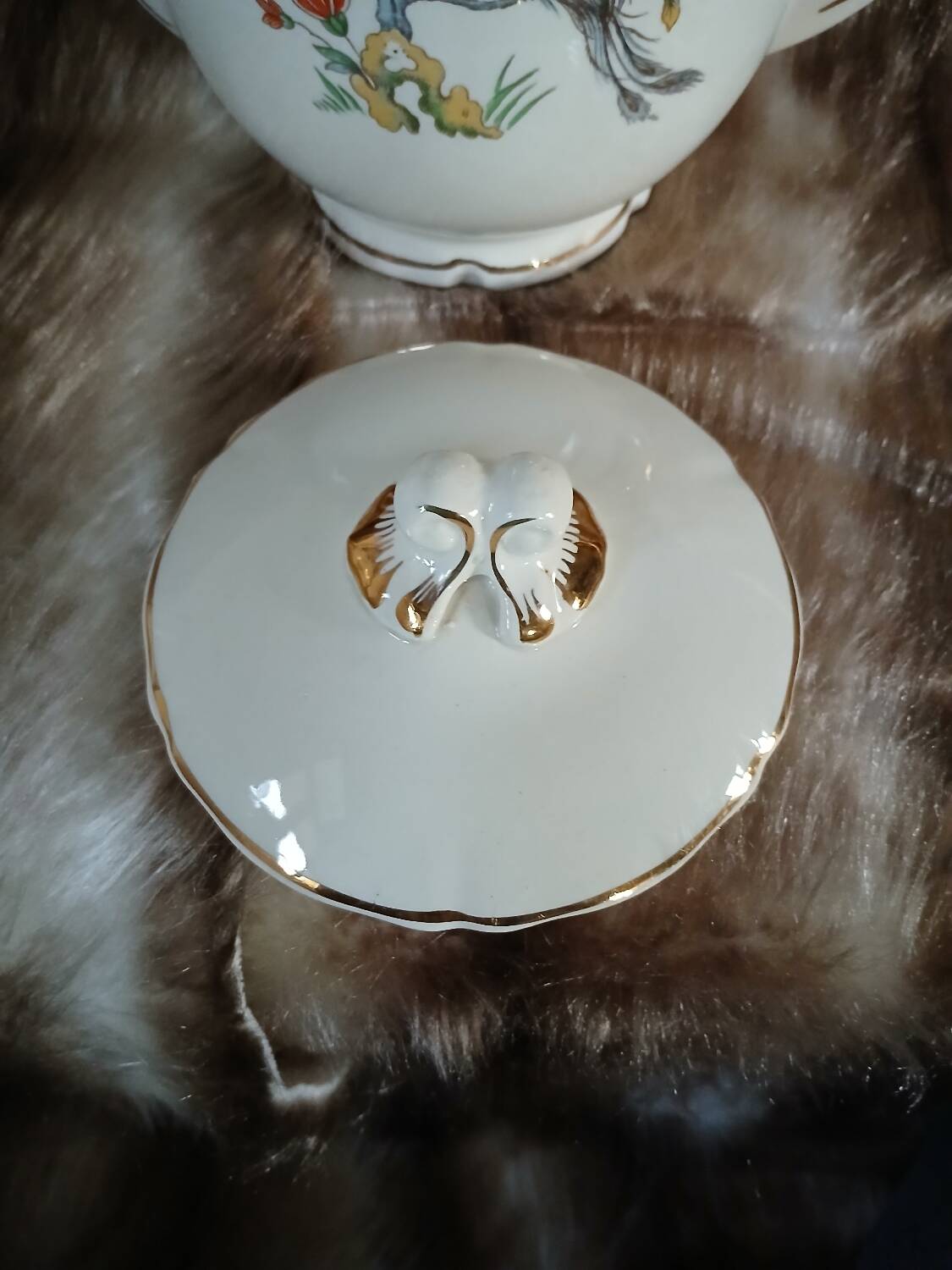 Antique porcelain coffee/tea pot