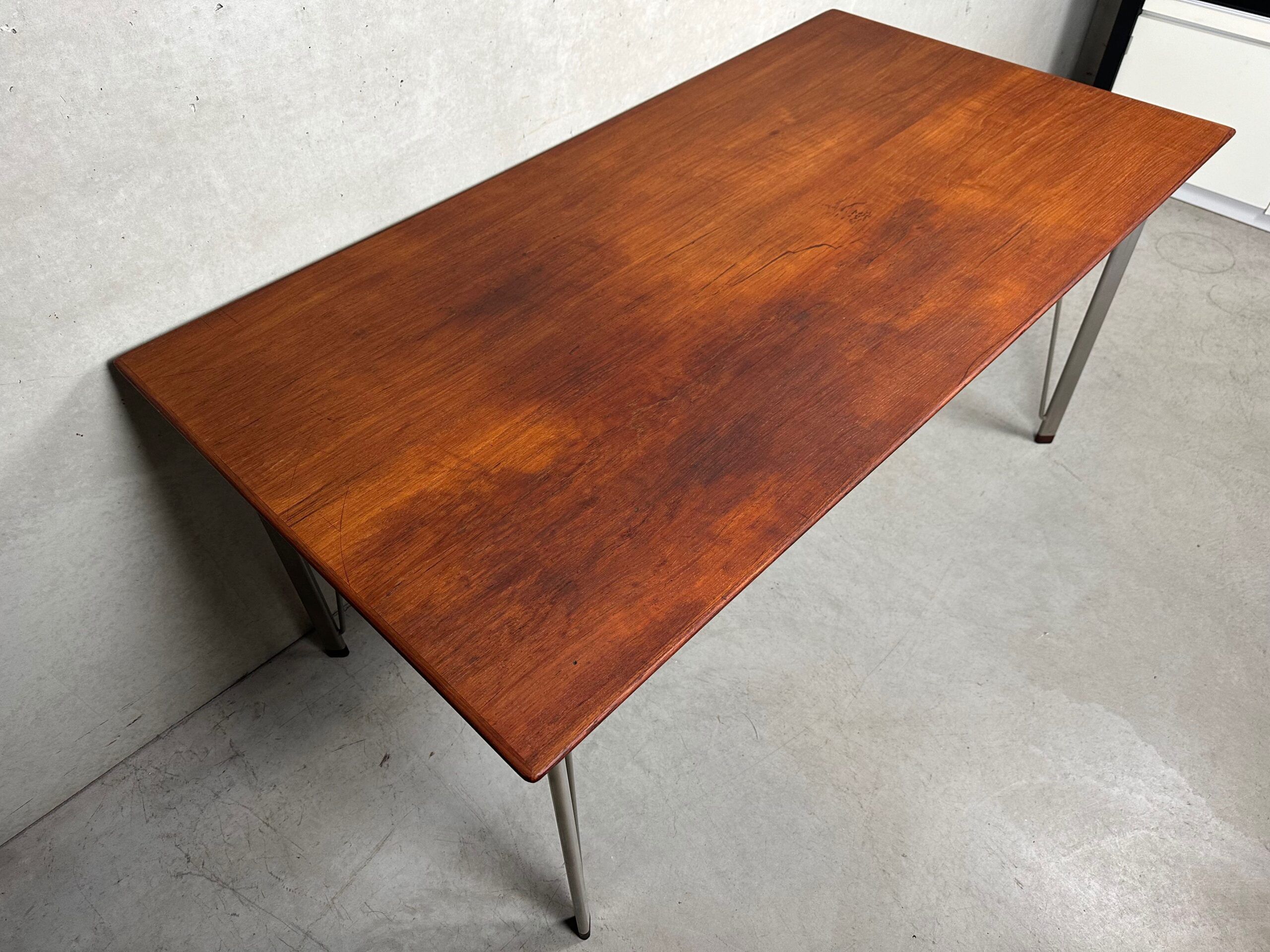 Vintage desk Arne Jacobsen 1955 – Fritz Hansen