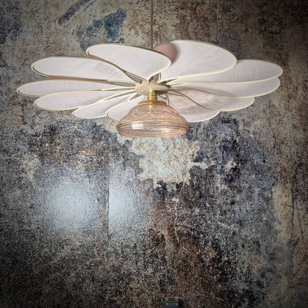 Suspension fleur, 12 pétales en rotin et lin rose, globe vintage en verre