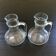 Paire de pichets en verre