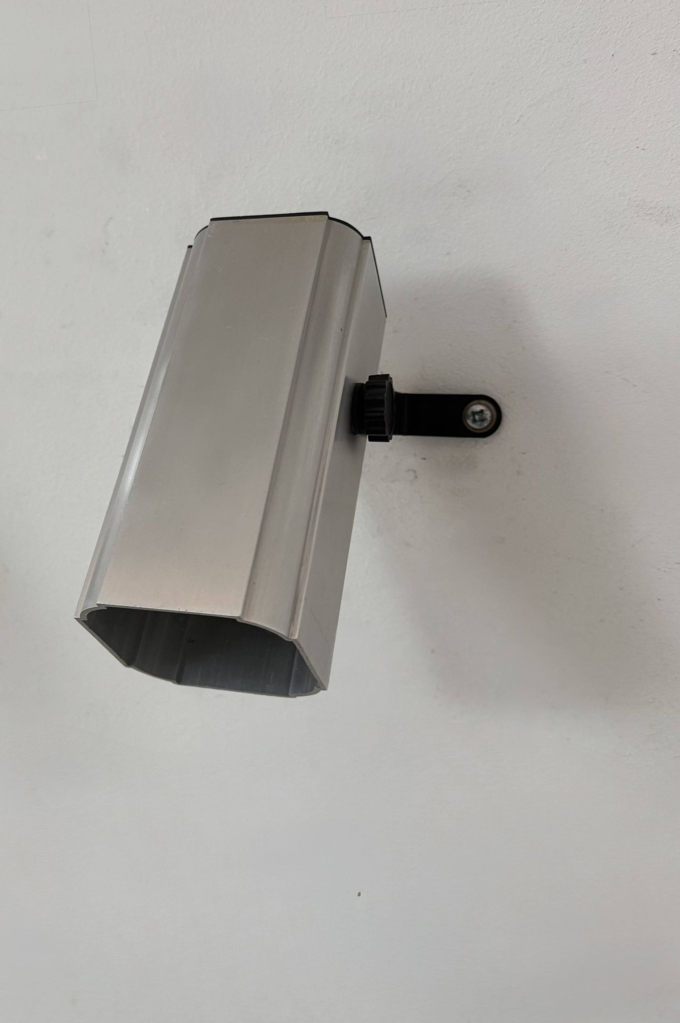 Pair of adjustable vintage wall lights, anodised aluminium, France, 1980.