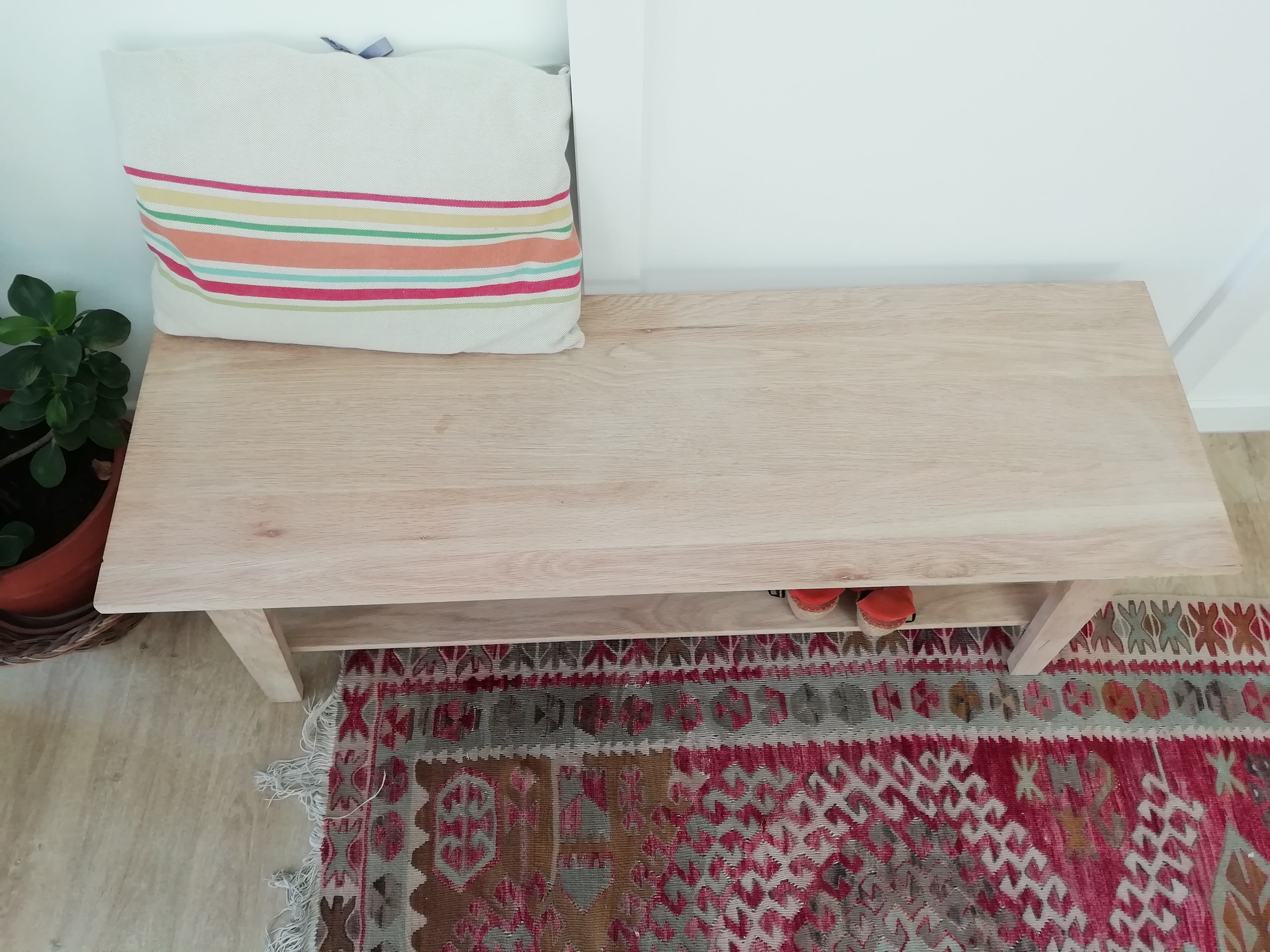 Massive oak bench with compass feet