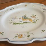 Moustiers earthenware plate from the Atelier des Fontaines