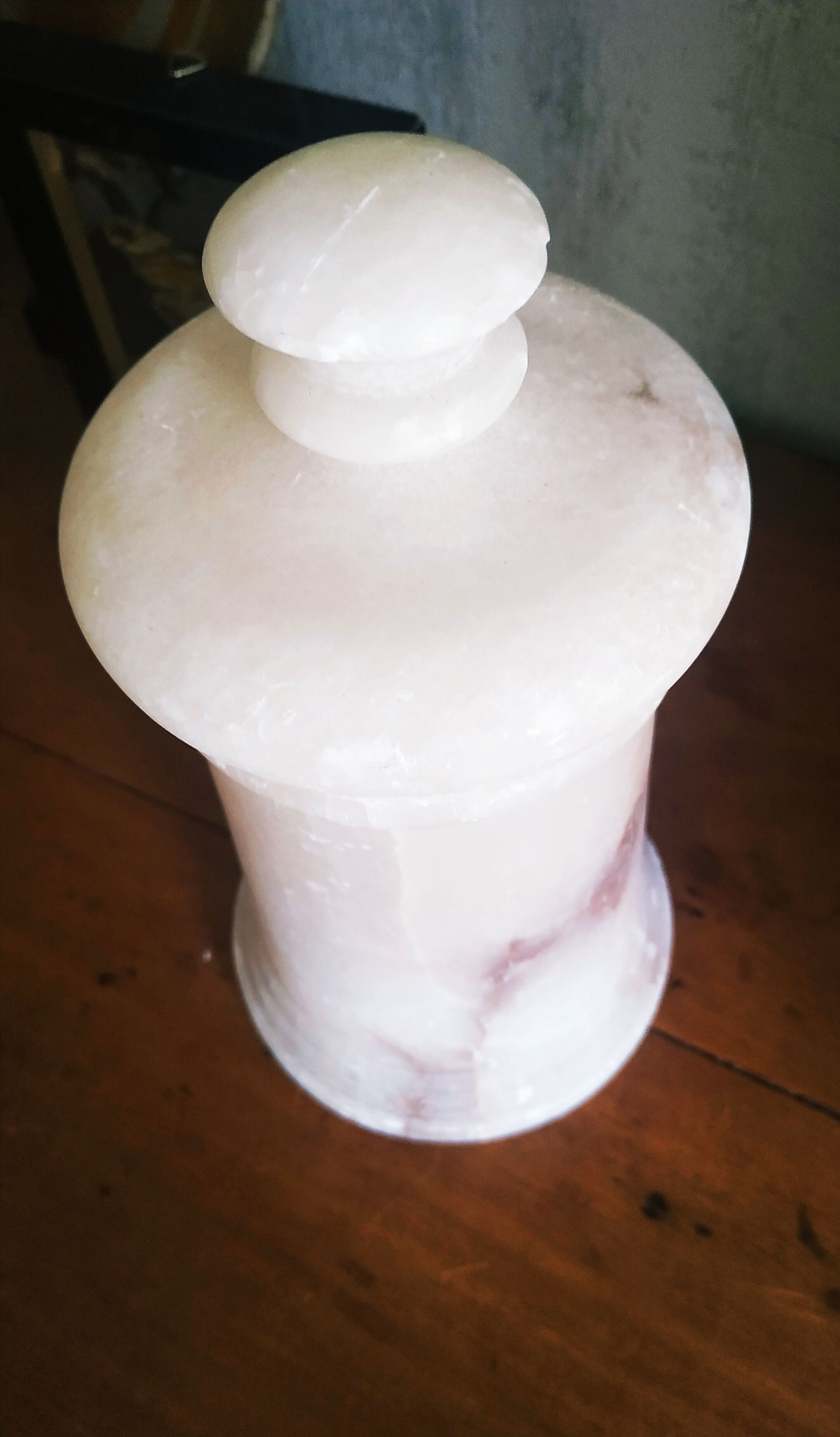 Alabaster pot chess piece