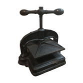 Cast iron binding press