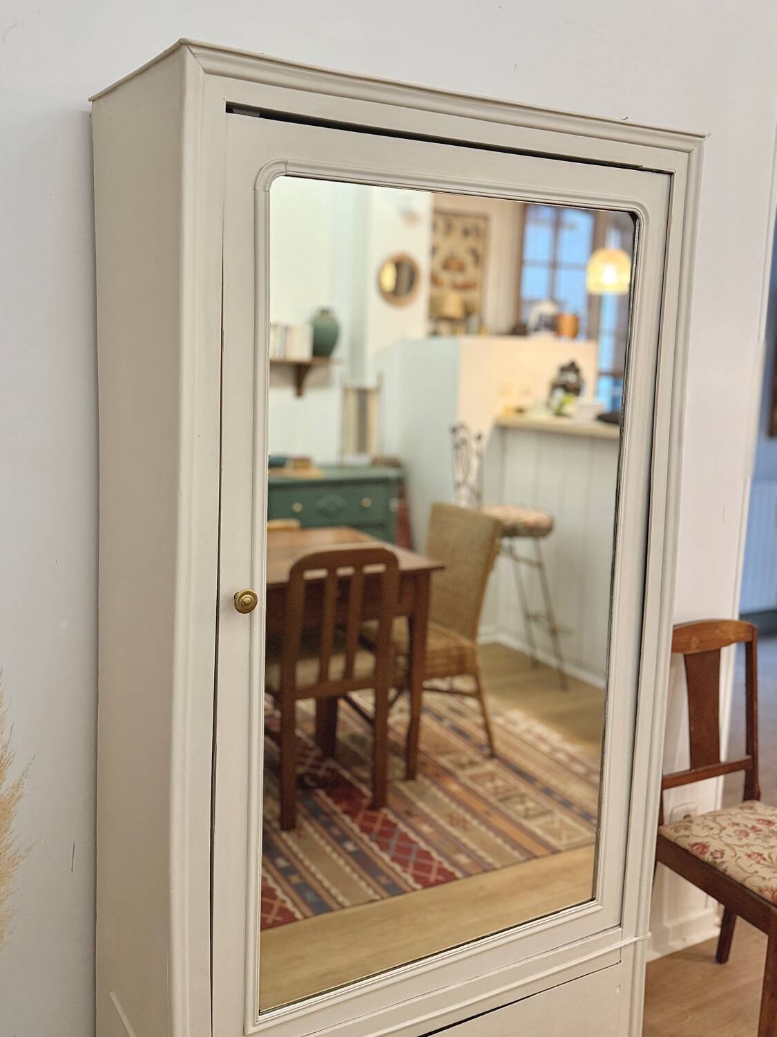 Parisian hosiery cabinet