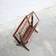 Porte-revues pliable en bois et laiton, Made in Italy