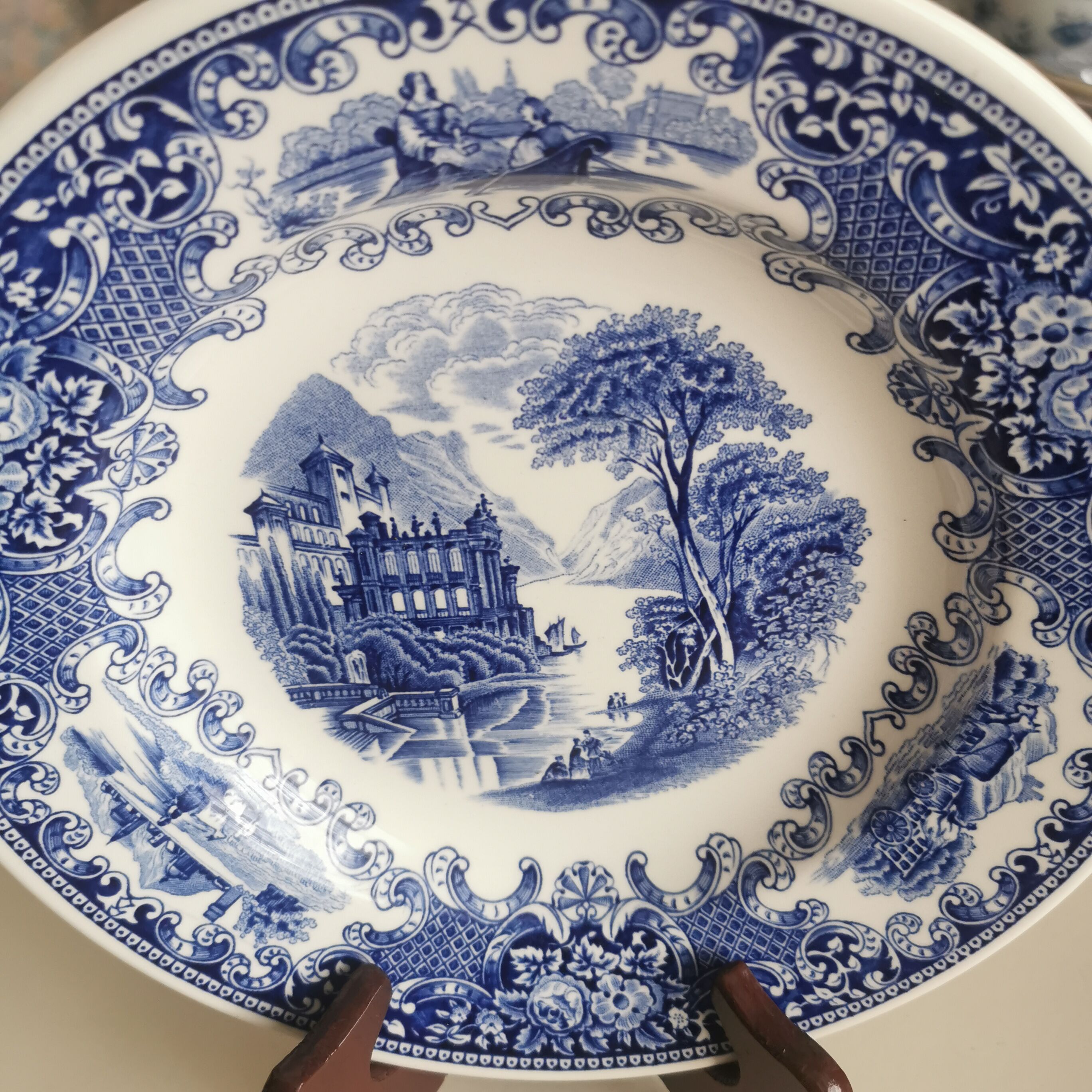 Earthenware soup plate, Royal Sphinx Maastricht "Cambridge"