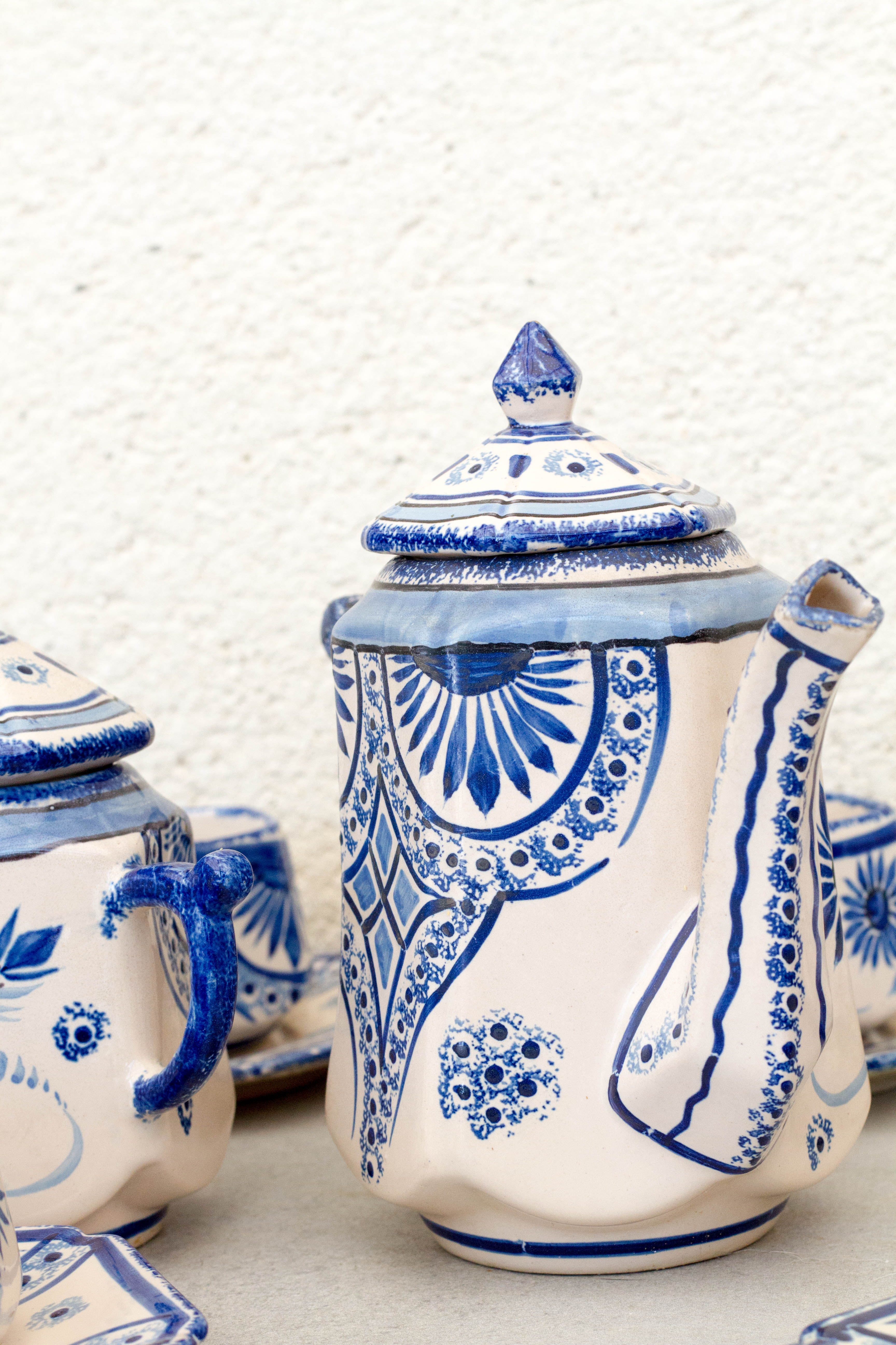 Quimper porcelain tea or coffee service signed Henriot from 76