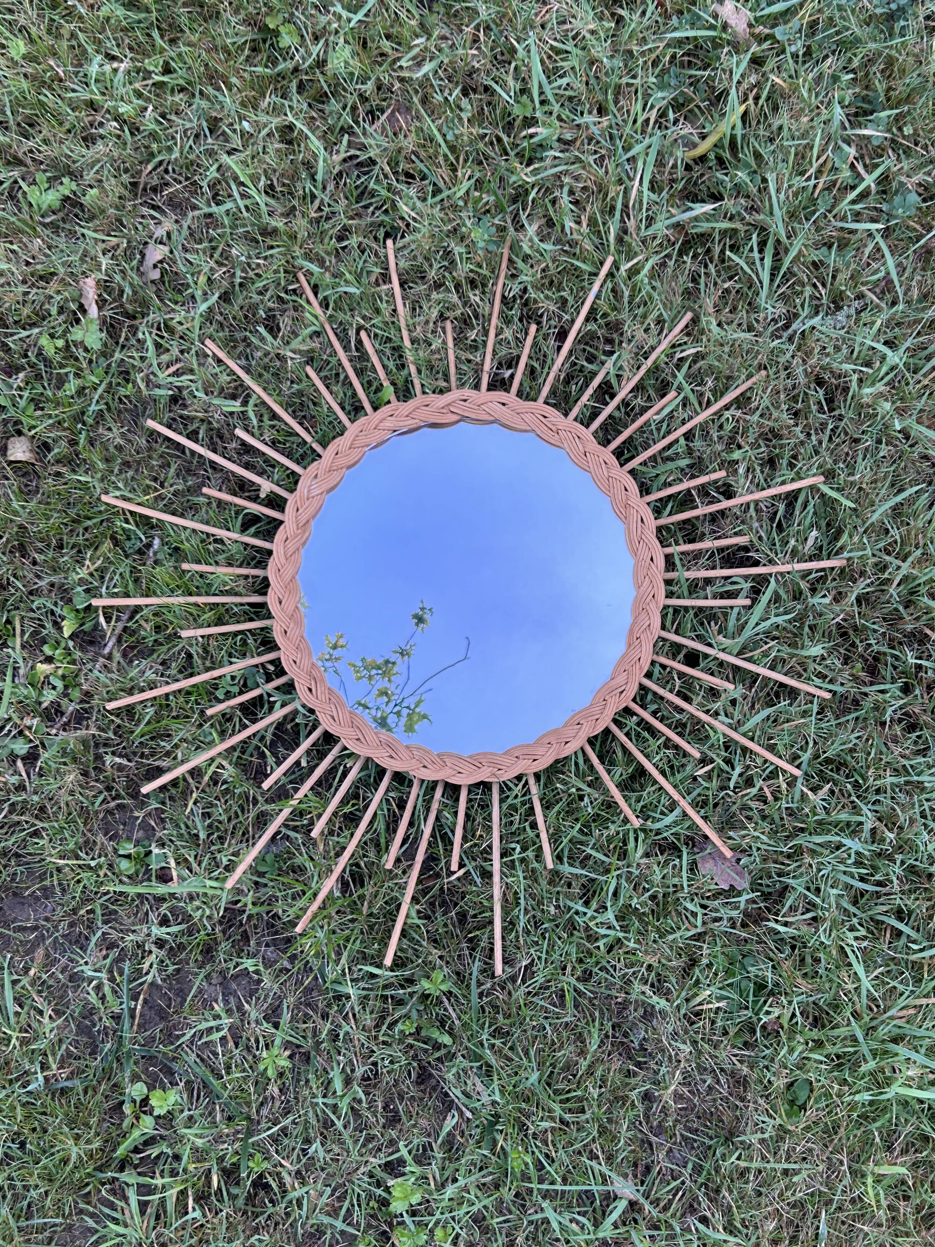 old vintage rattan wicker sun mirror authentic 70s Diameter 56