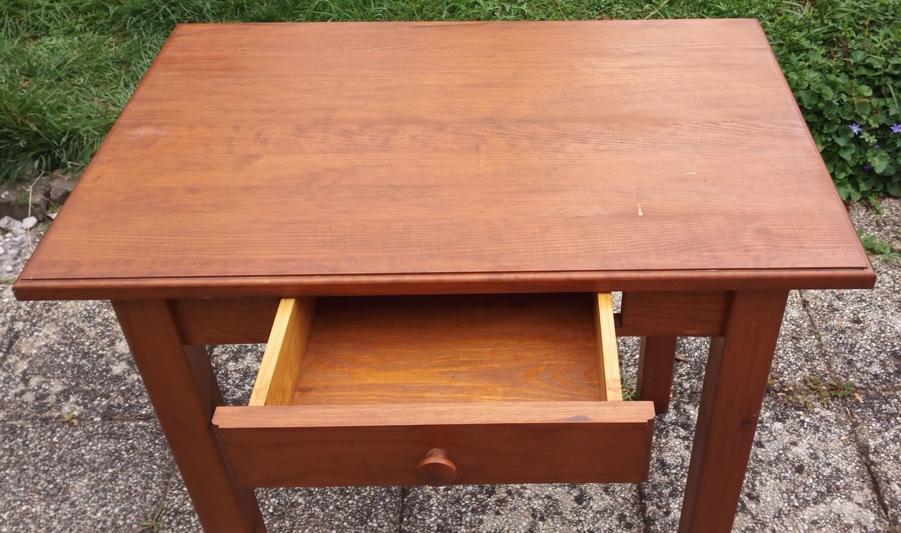 Scandinavian drawer desk