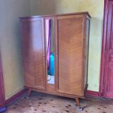 Armoire vintage pieds compas