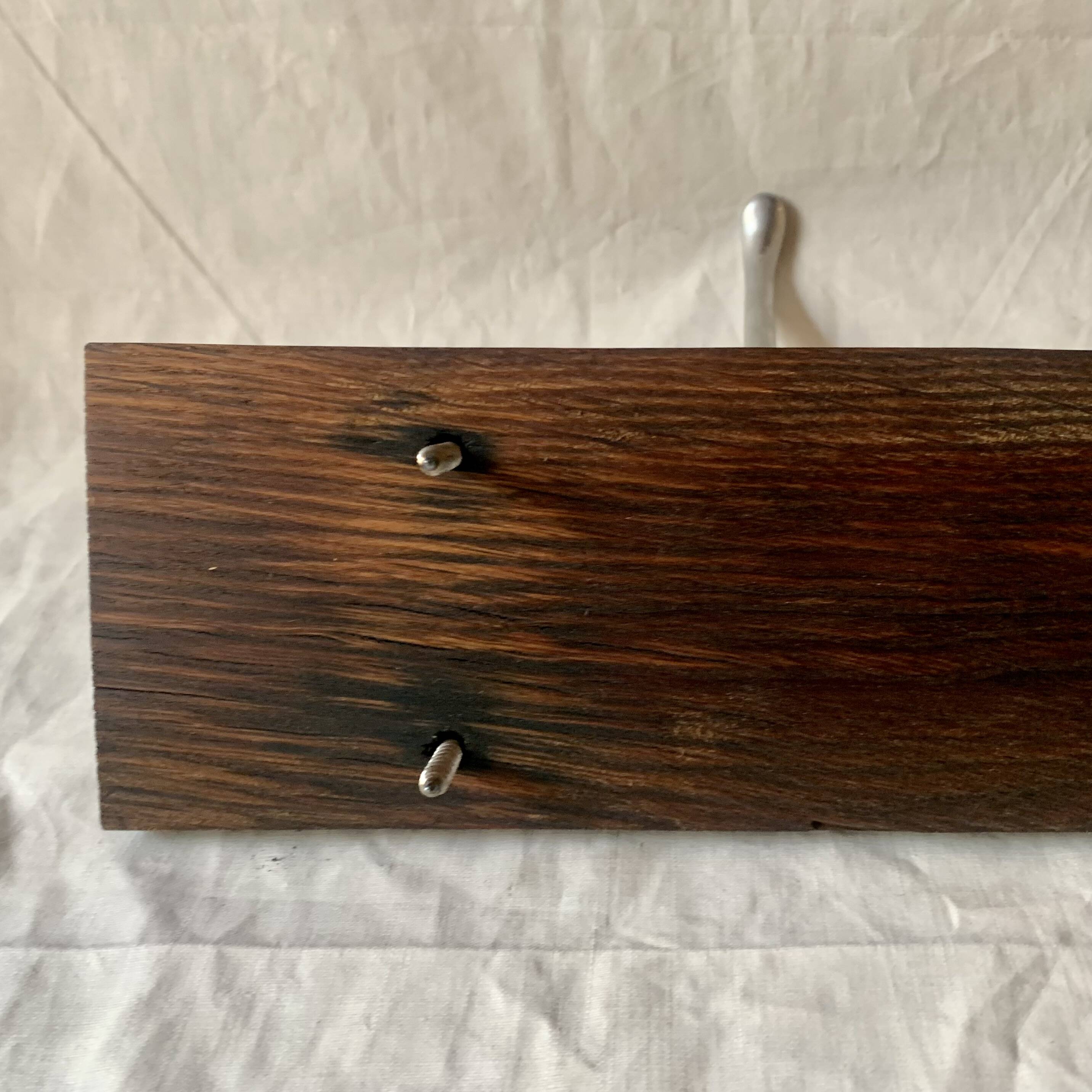 Vintage wall-mounted coat rack in solid wood - 3 cast aluminum hooks