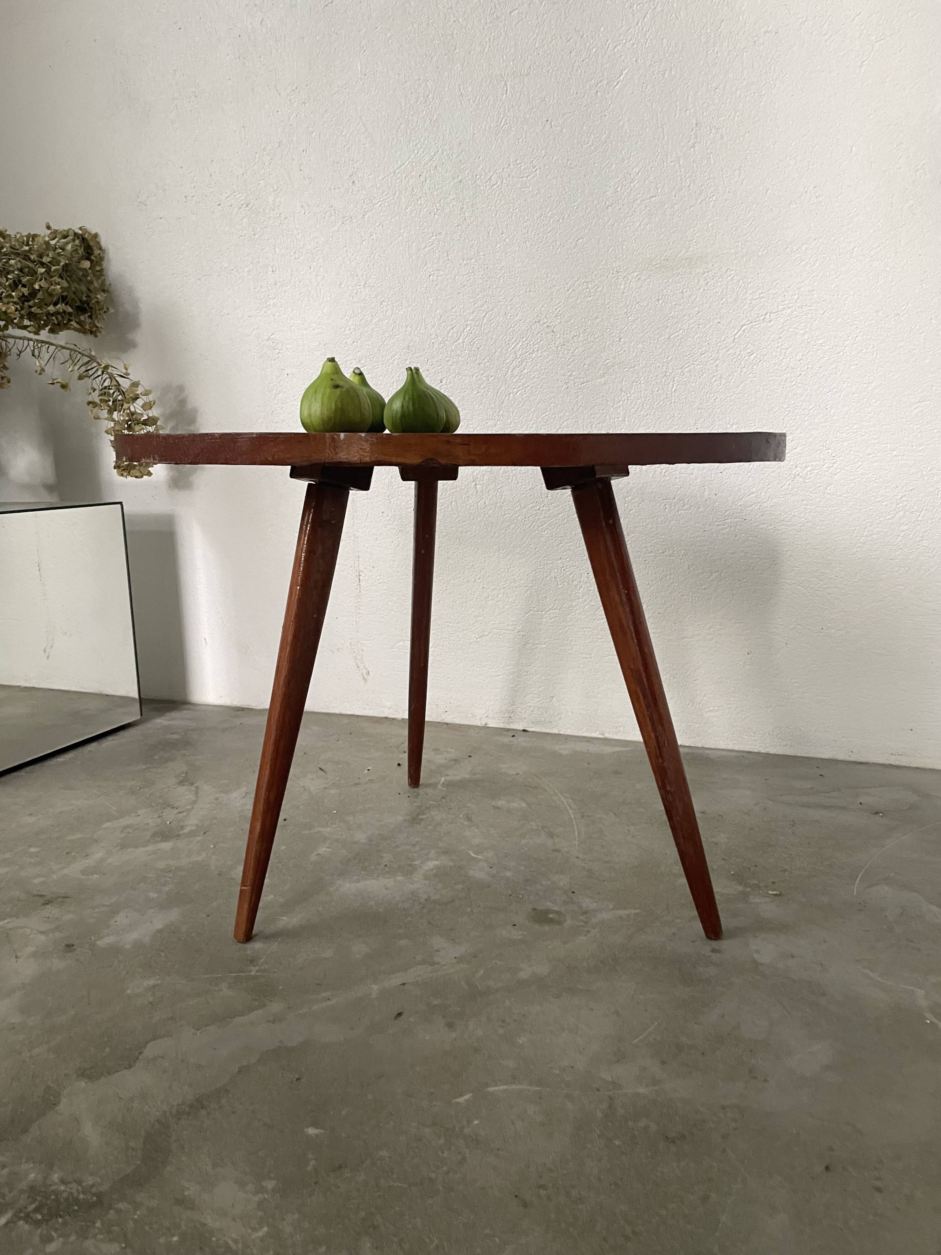 60s tripod coffee table in chiseled wood