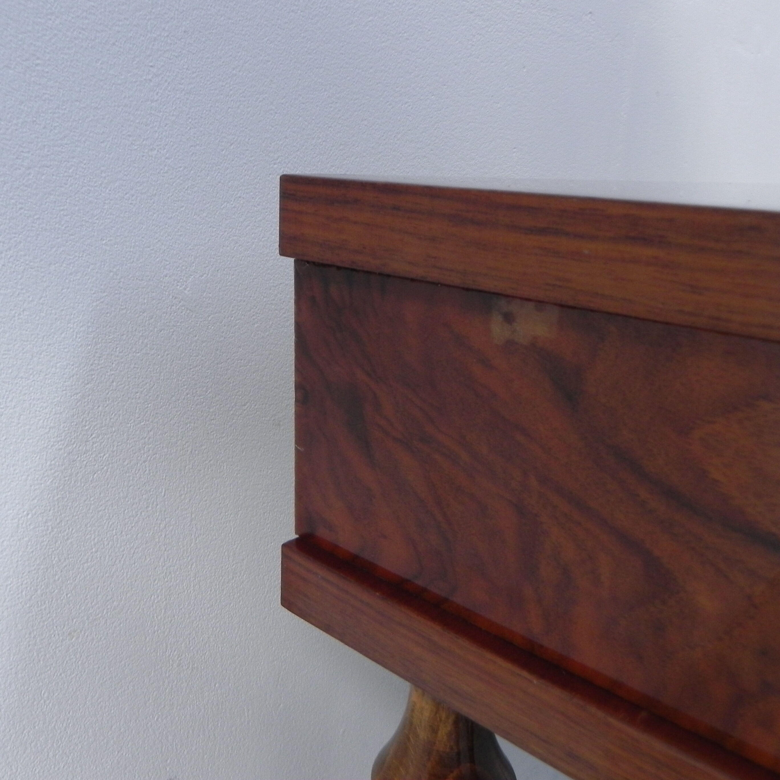 Bureau bas vintage avec 2 tiroirs NF ameublement