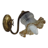 French vintage wall lamp in brass with a glass shade featuring frills and patterns 5524.
