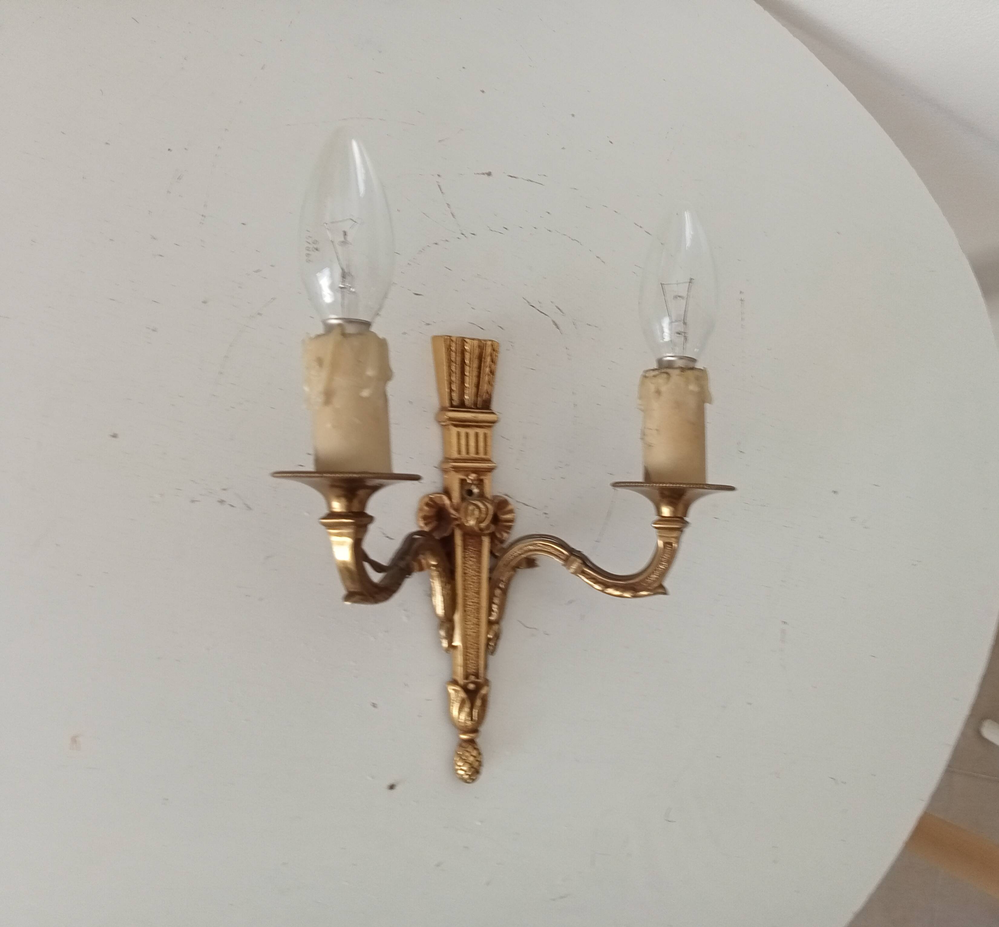 Vintage wall sconce in gilded brass, Empire style.