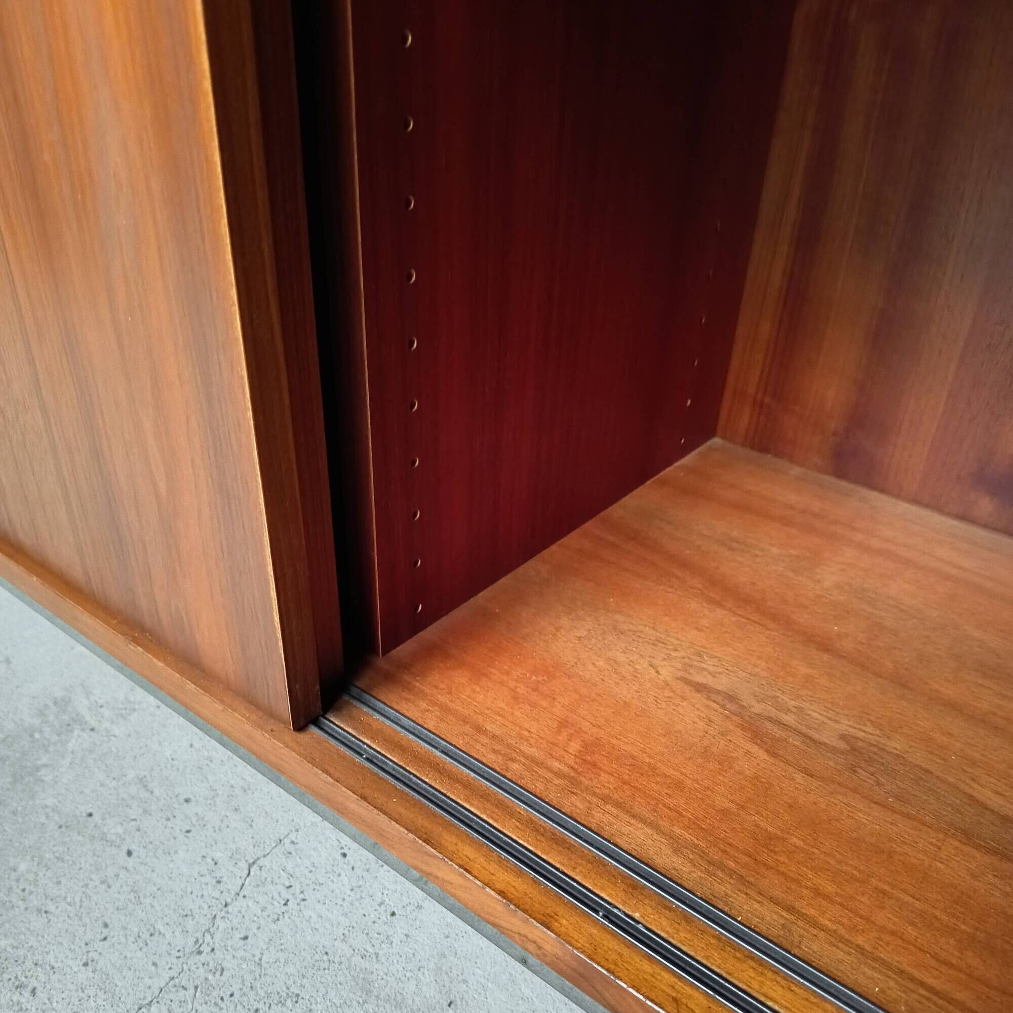 Meuble moderniste 2 portes coulissantes, 1960