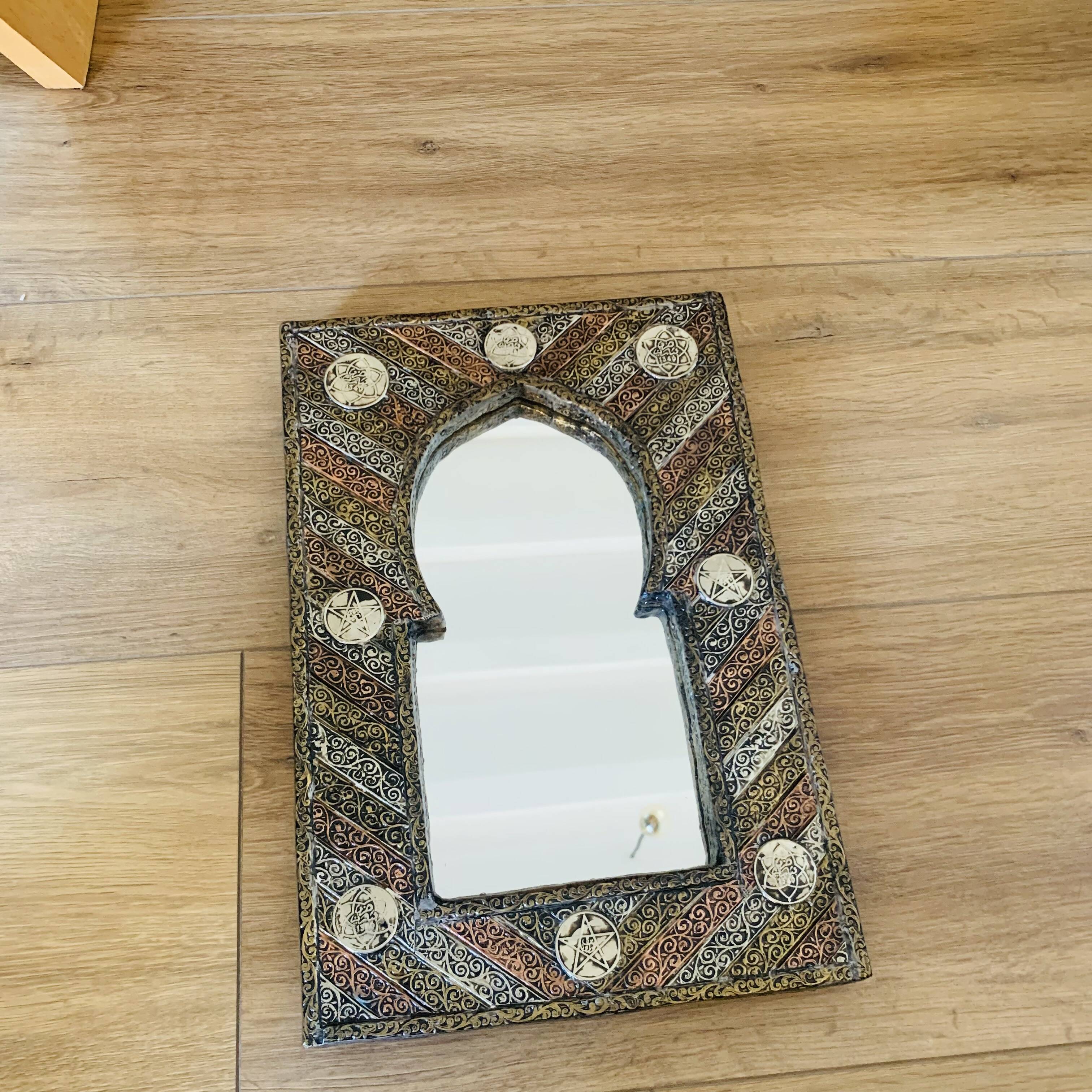Miroir marocain vintage à décor mauresque