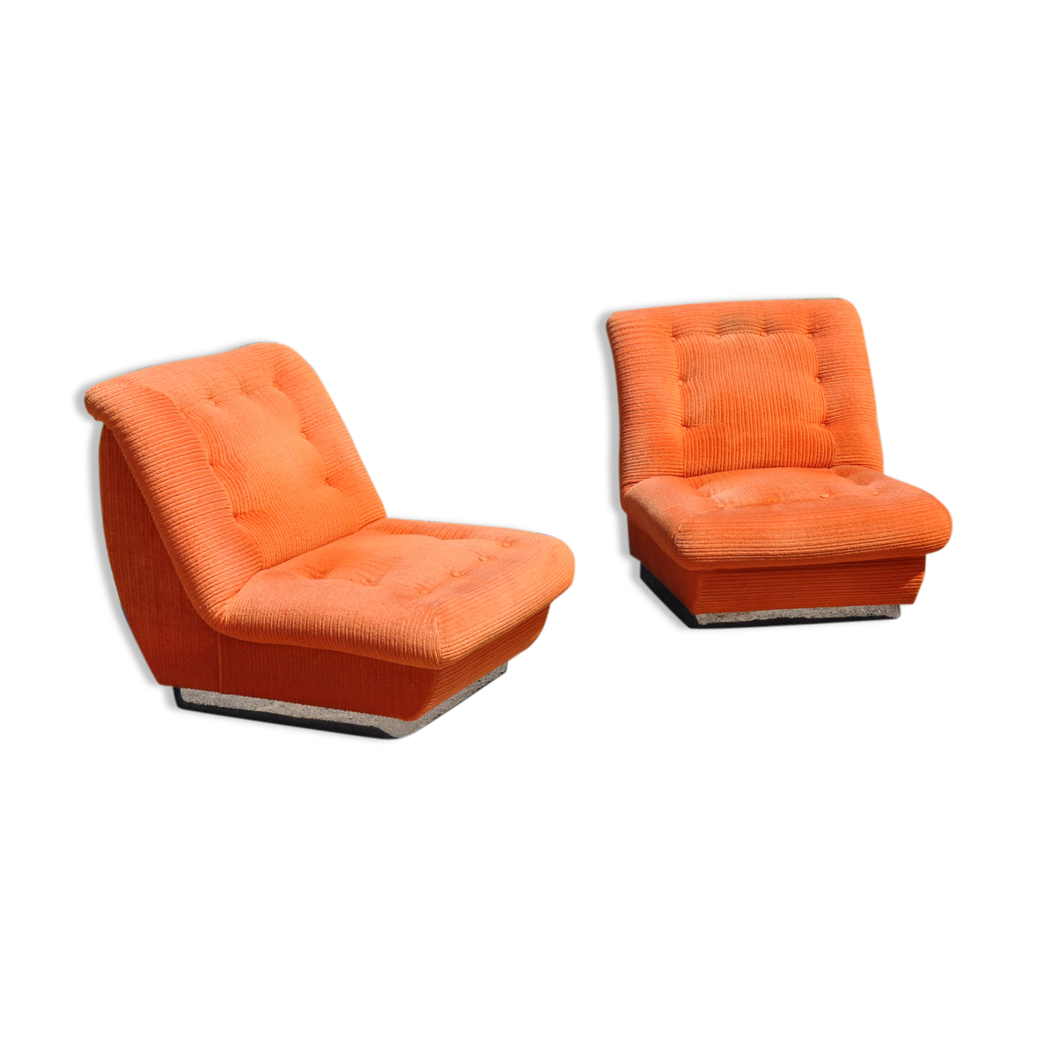 Paire de fauteuils des années 70