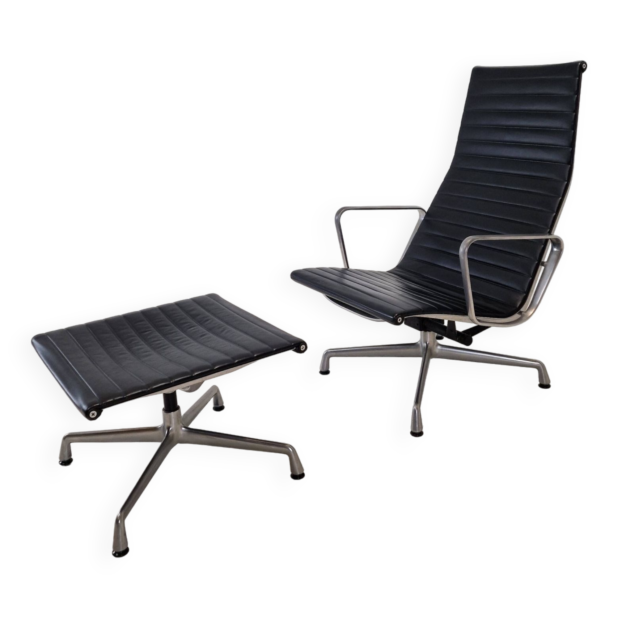 Model EA 124 + 125 Vitra Lounge Chair and Ottoman by Charles & Ray Eames