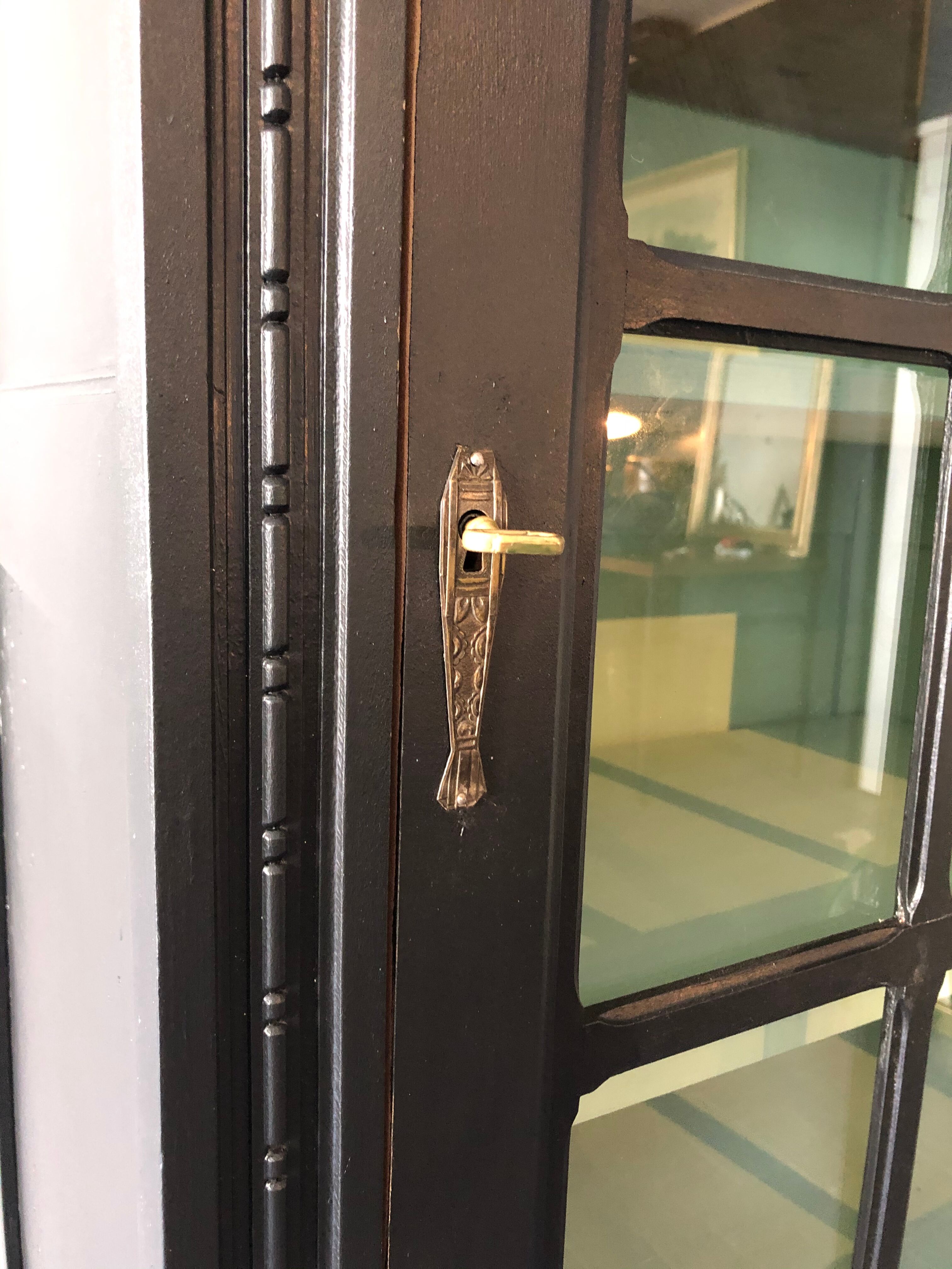 BHV - Old glass cabinet