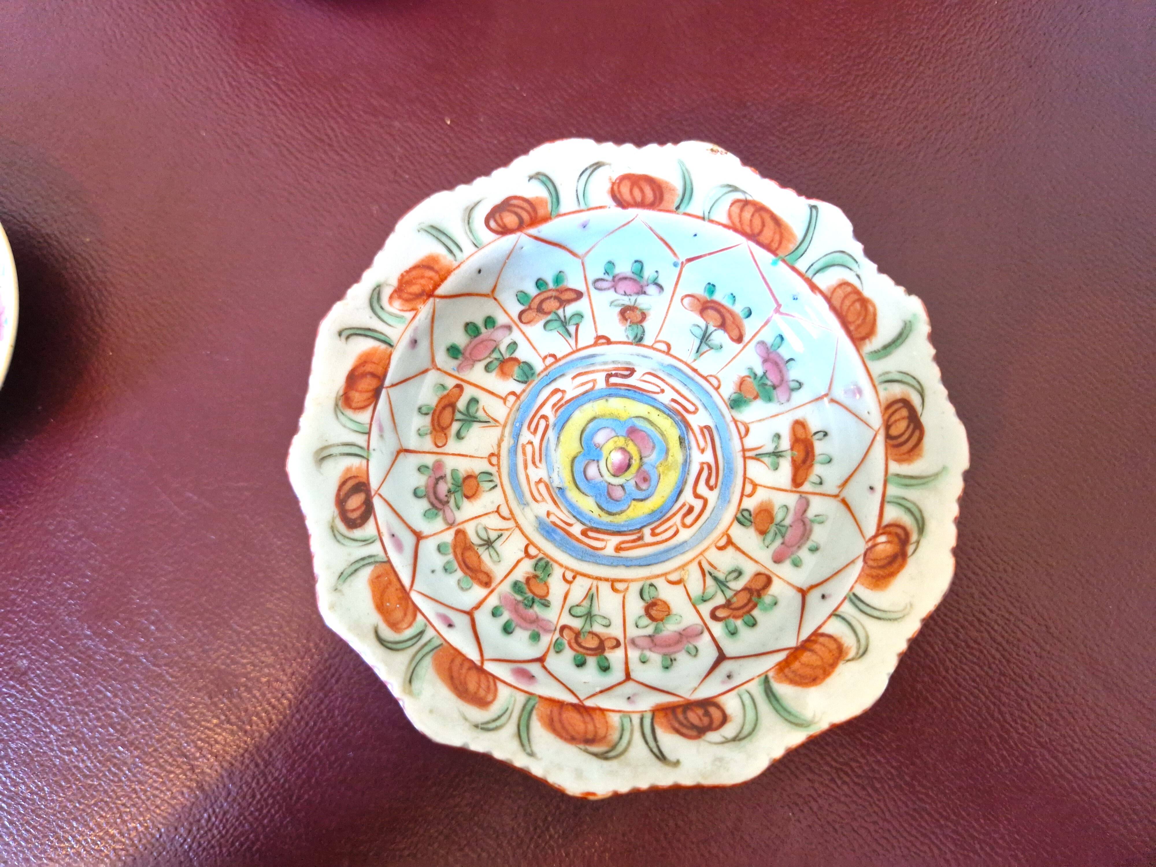 Benjarong footed bowl – fine hand-painted porcelain – Early 20th century