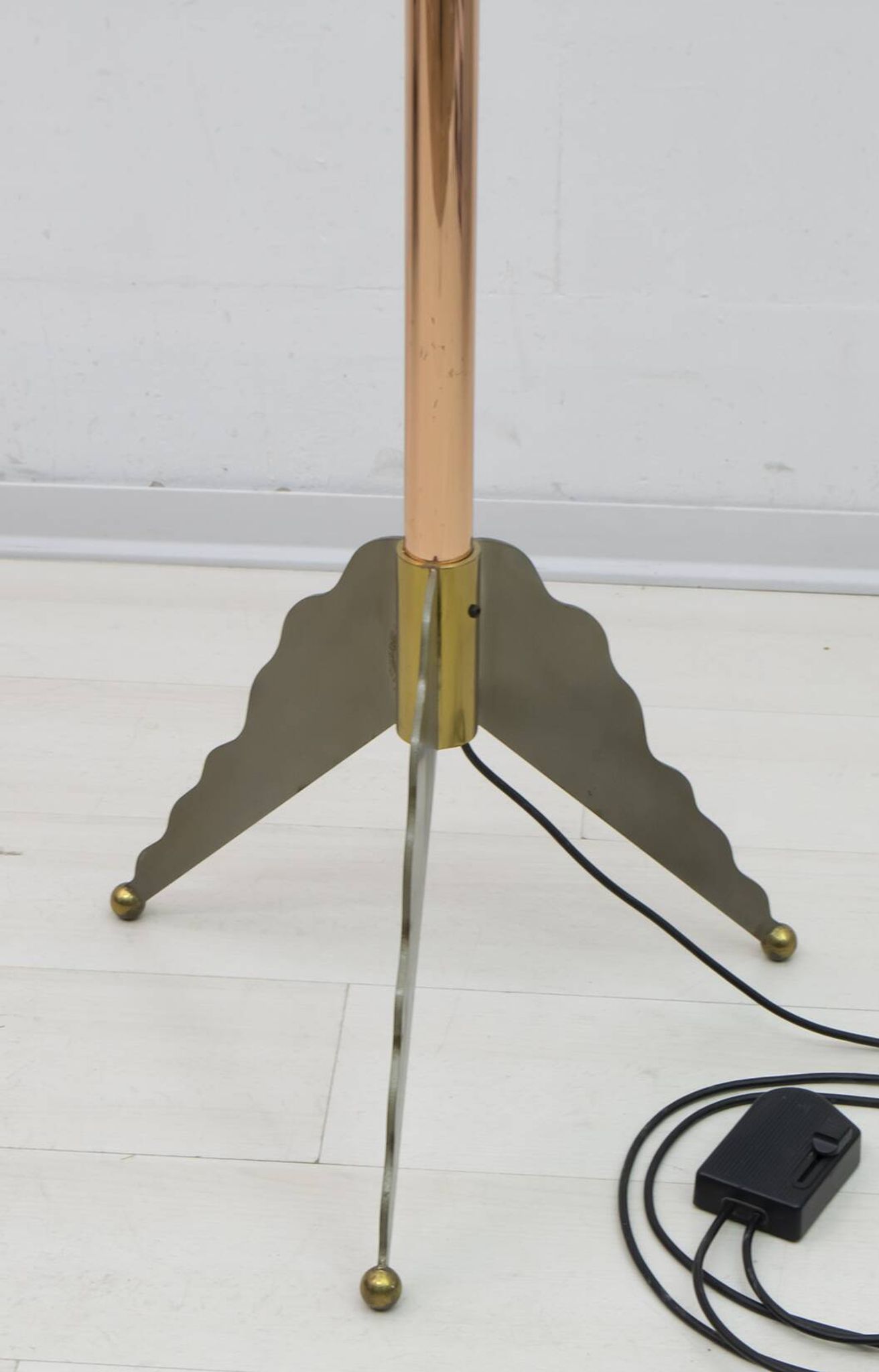 Relco Milano Modernist Italian Murano Glass and Brass Floor Lamp, 1980s