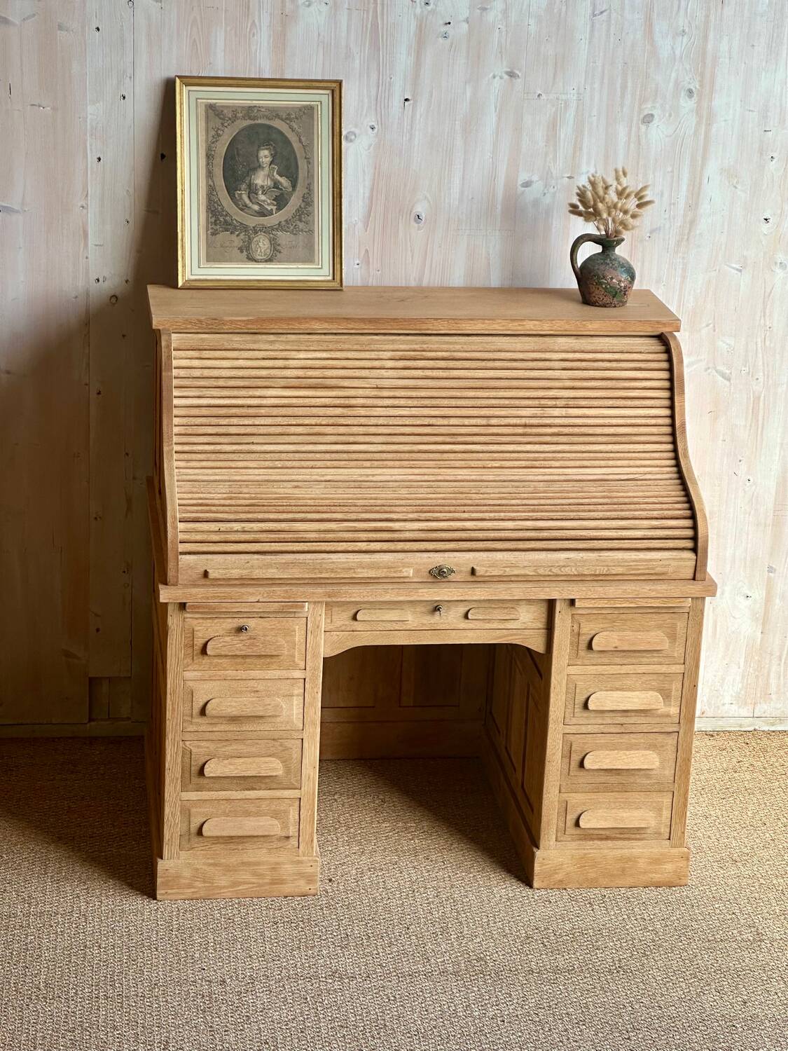Renovated antique oak cylinder desk – original key