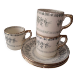Tasses anciennes avec leurs sous-tasses