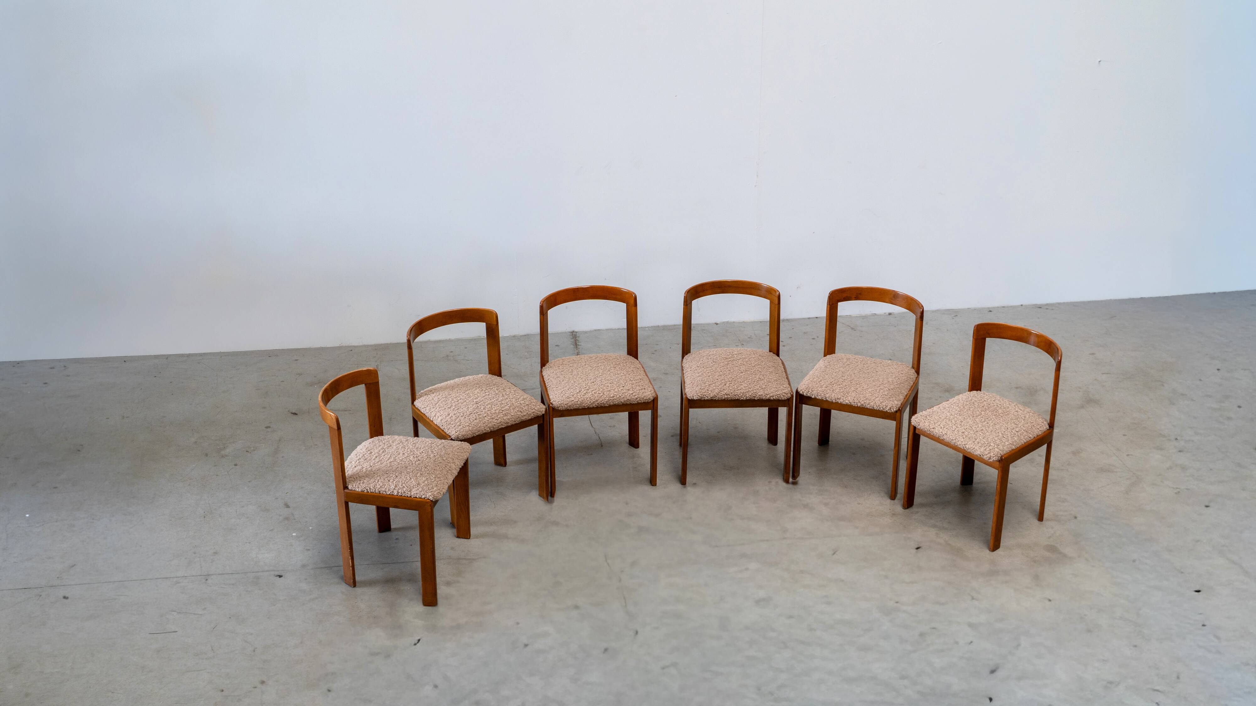 Ensemble de six chaises de salle à manger italiennes