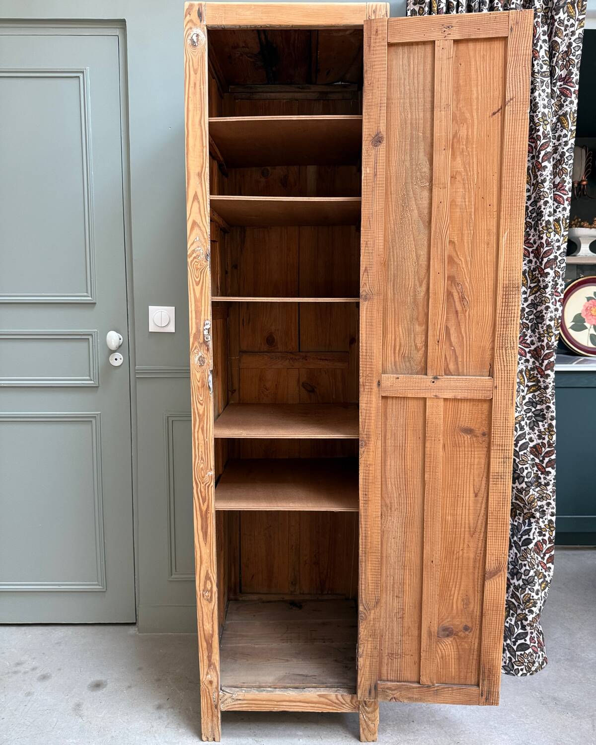 Old locker type bonnet maker (renovated)