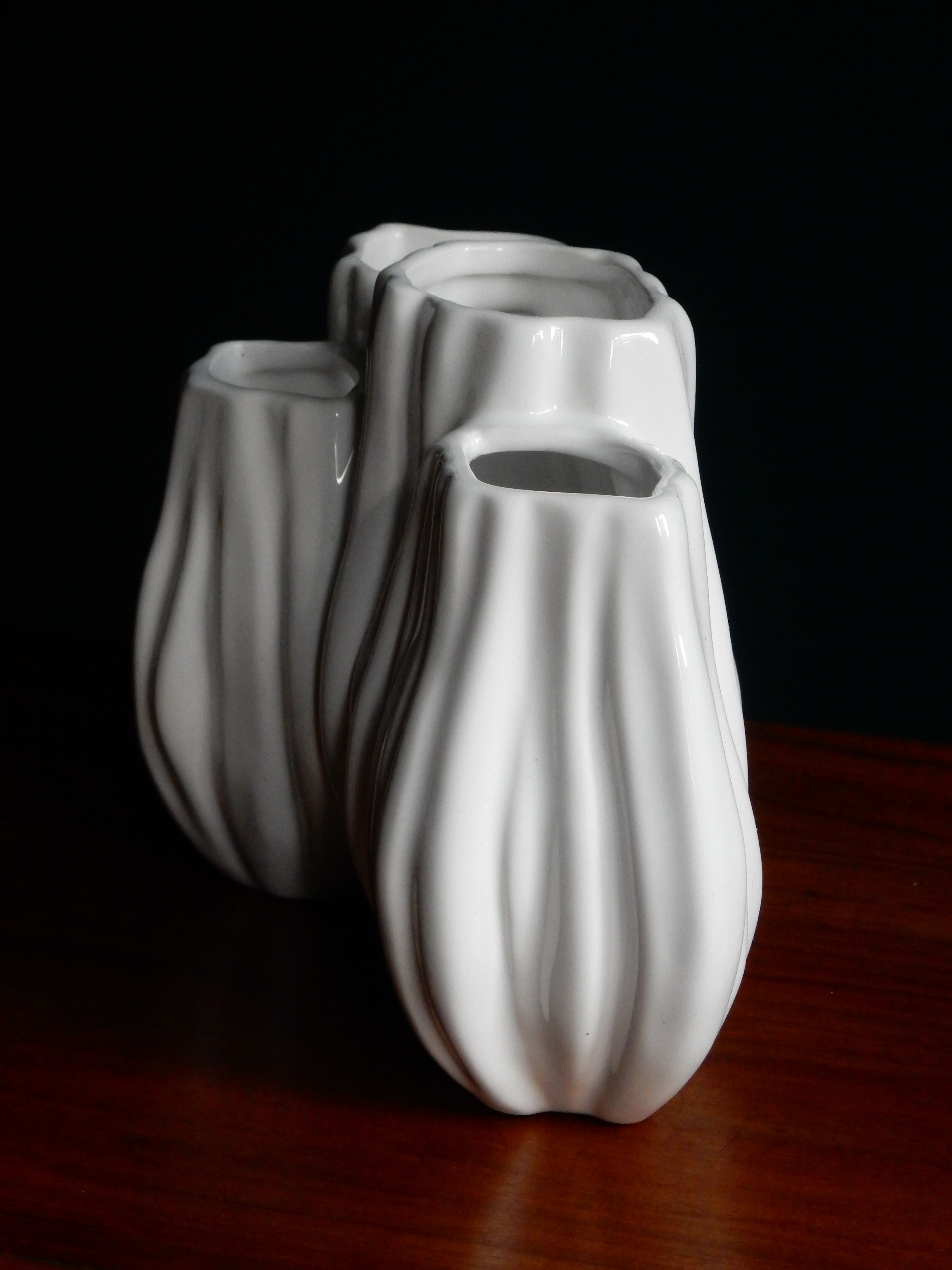White ceramic vase design Sia