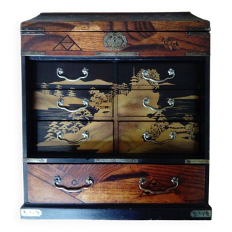 Japanese cabinet in lacquered wood and marquetry