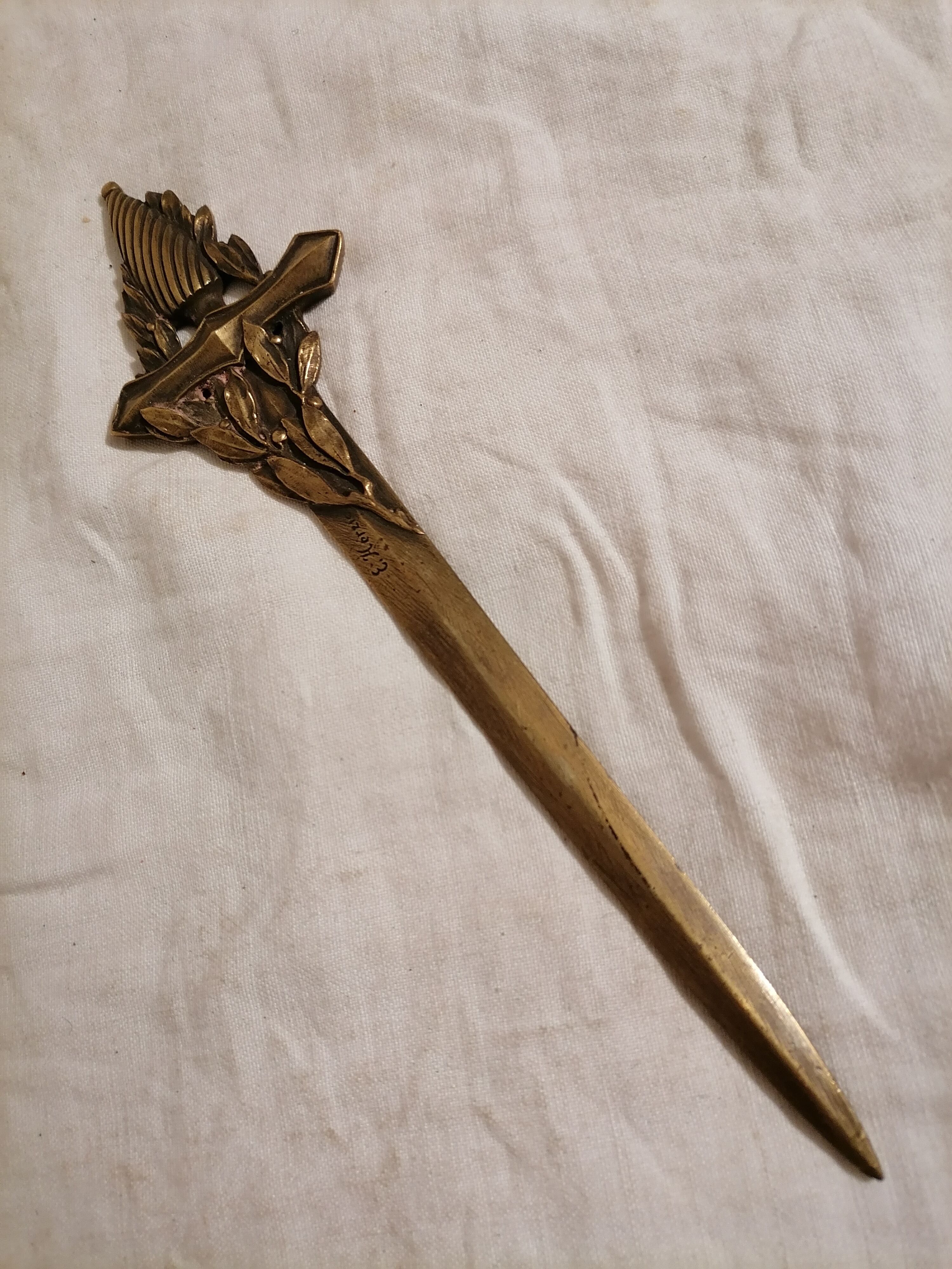 Former early XXeme bronze paper cut by E. Herzig