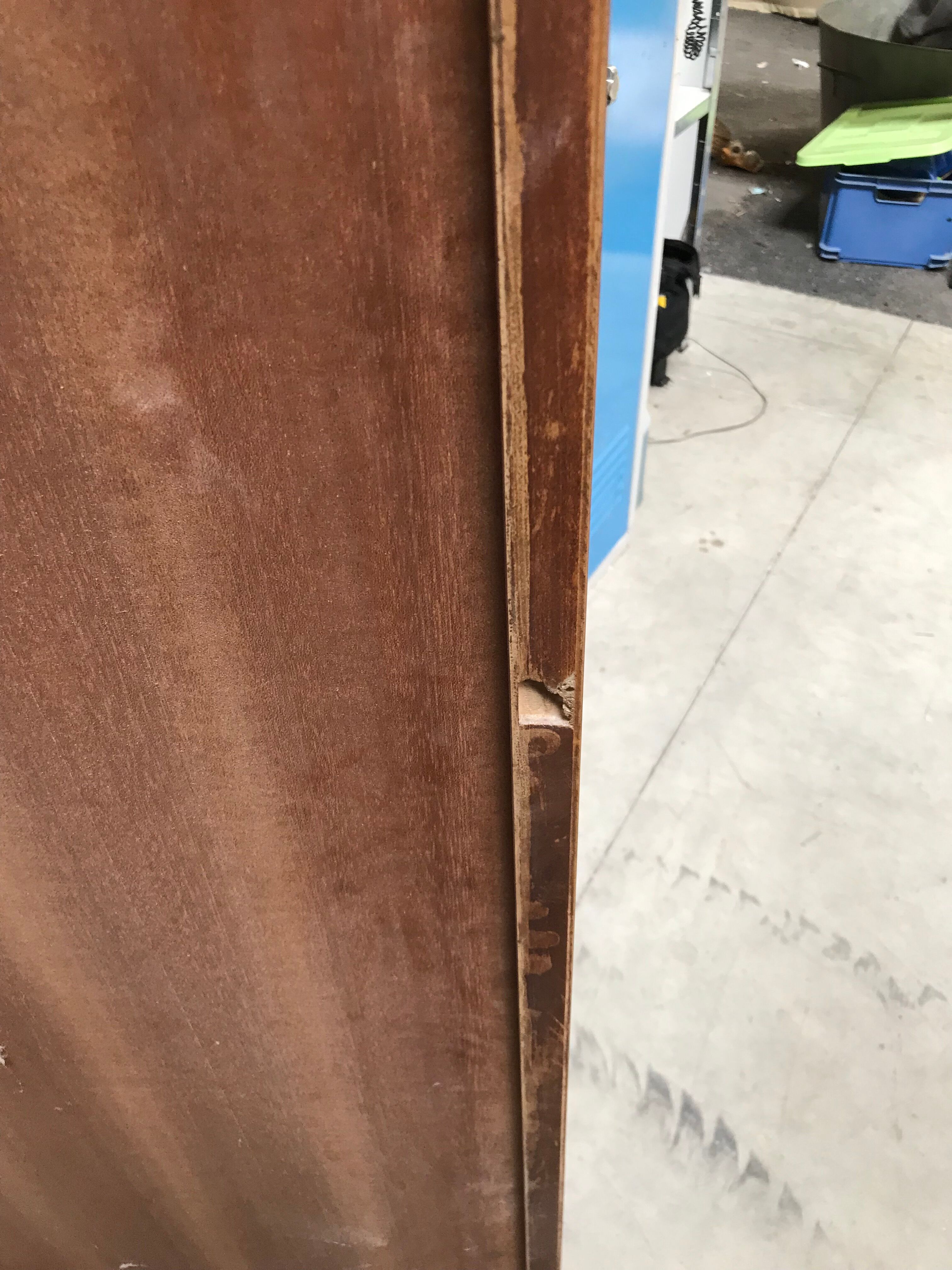 Commode penderie en placage palissandre de rio