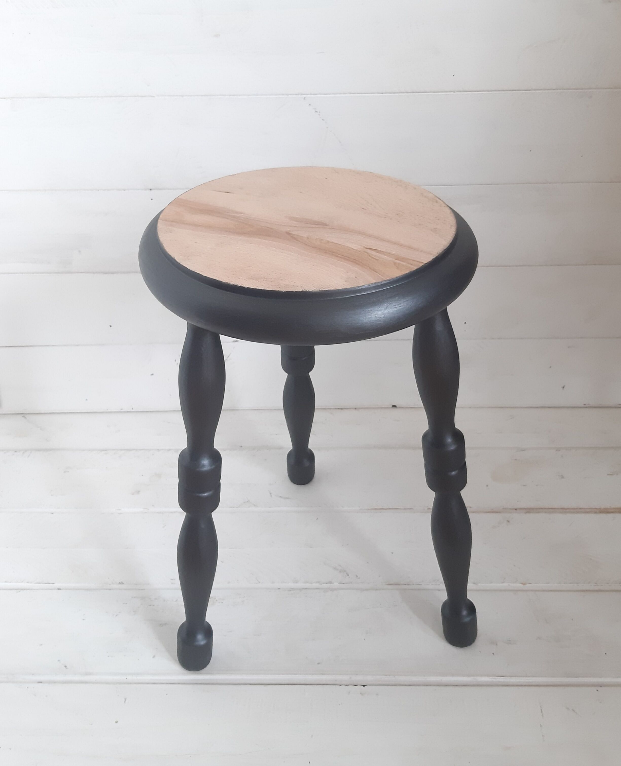 Tripod stool/ Plant holder