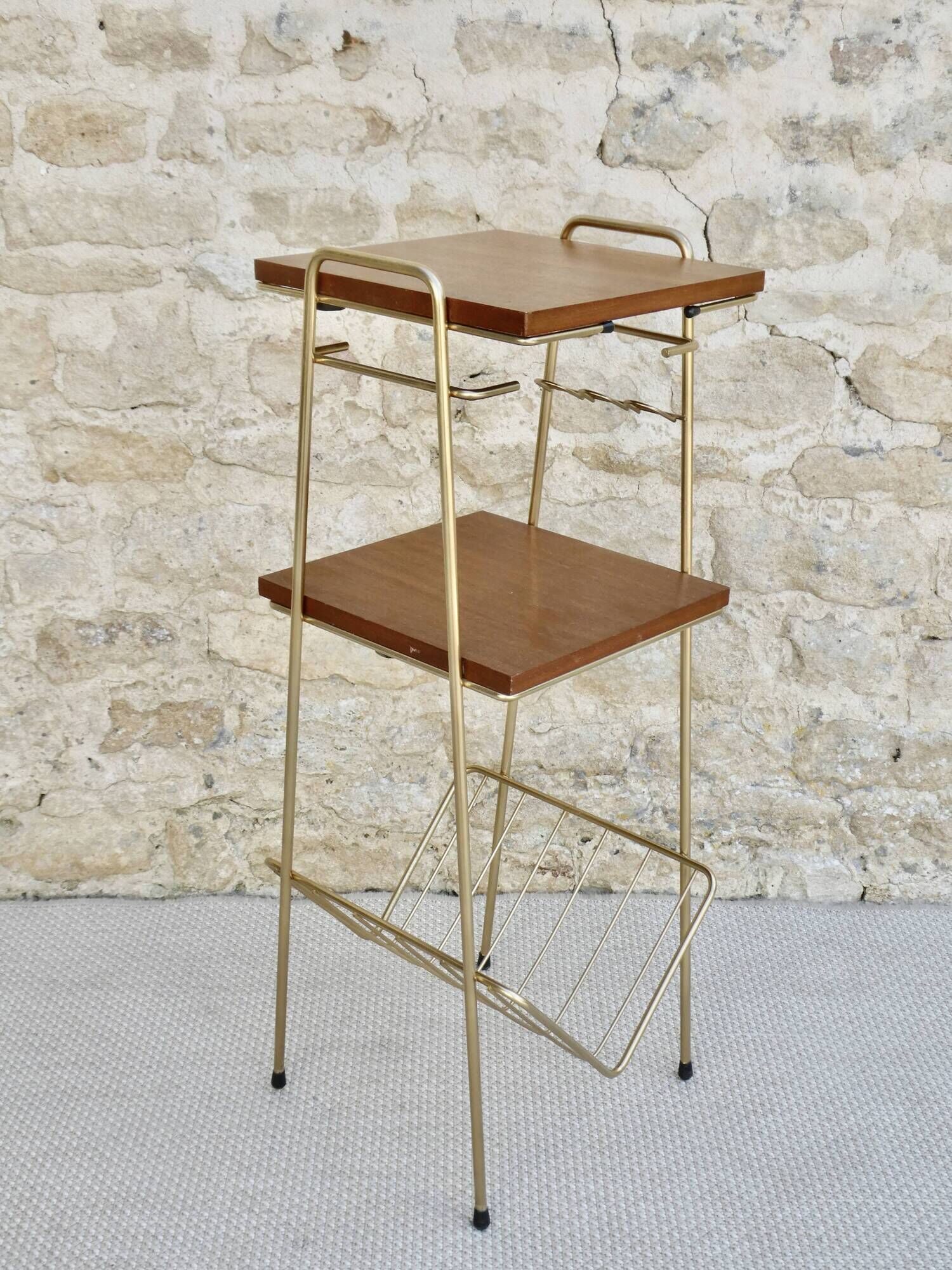 Pedestal table holders magazines in gilded metal and wood, 70s