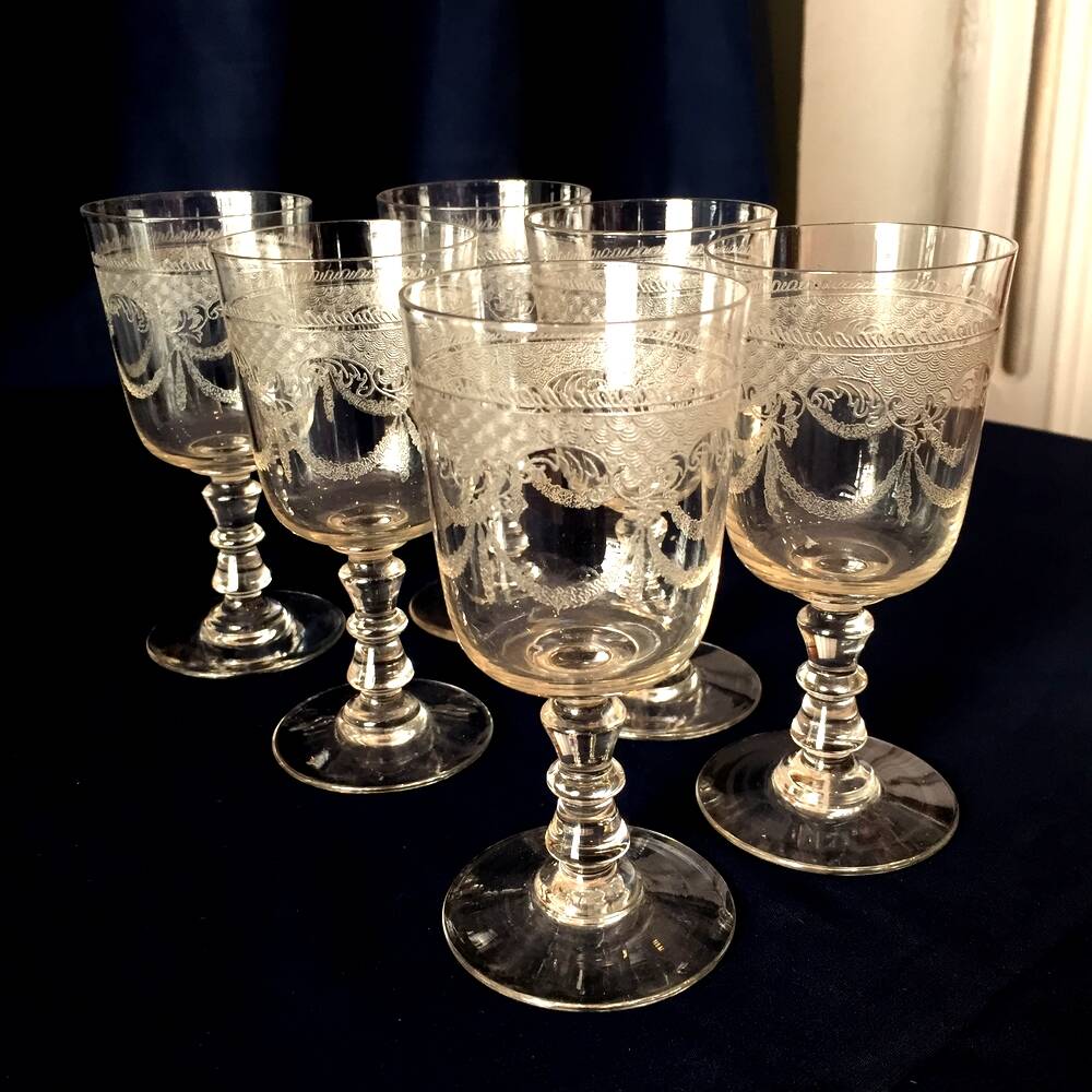 Suite of 6 cooked wine or port glasses in beautifully worked crystal tabletop art
