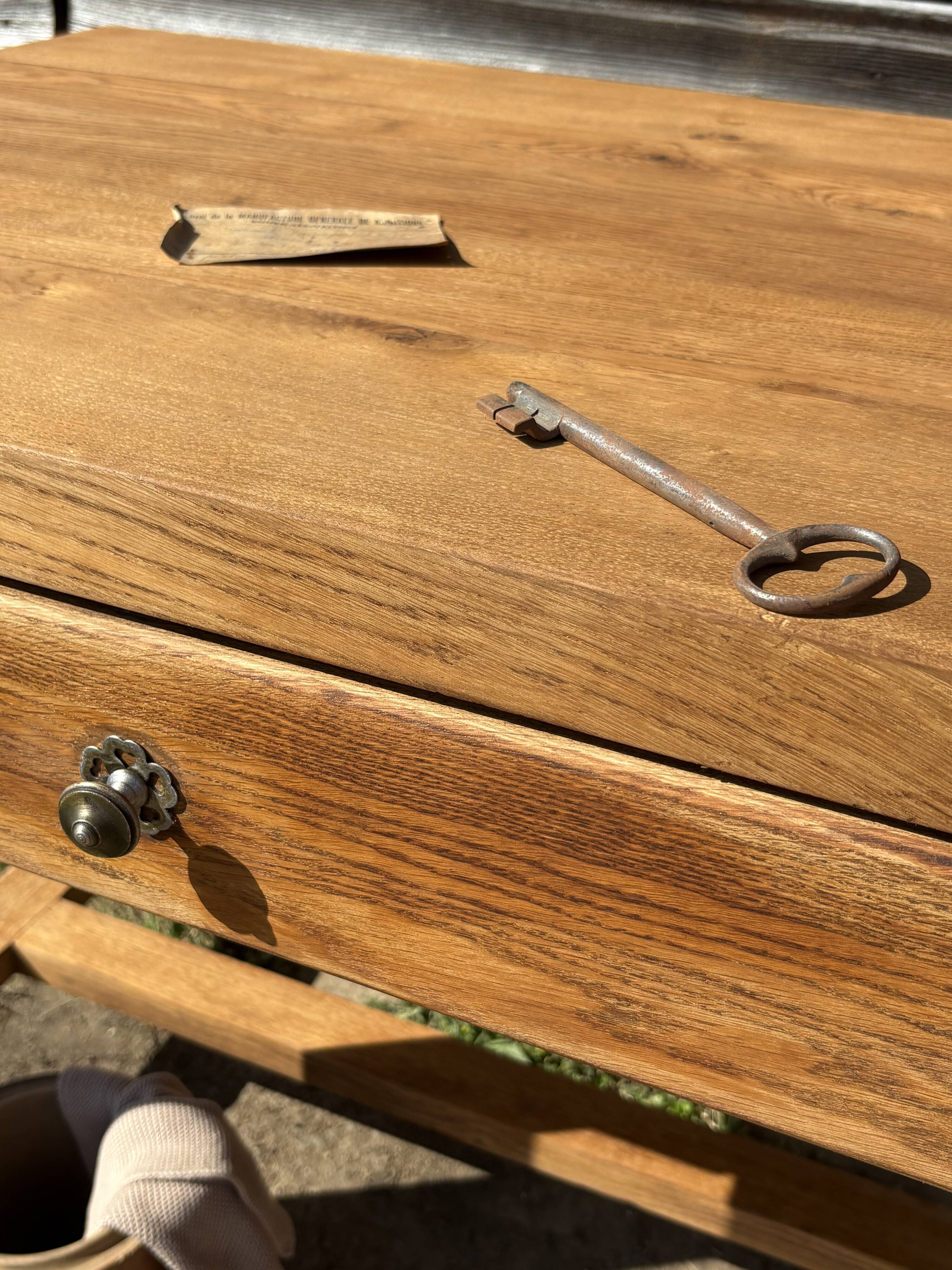 Table / Bureau ancien rénové – Pièce unique