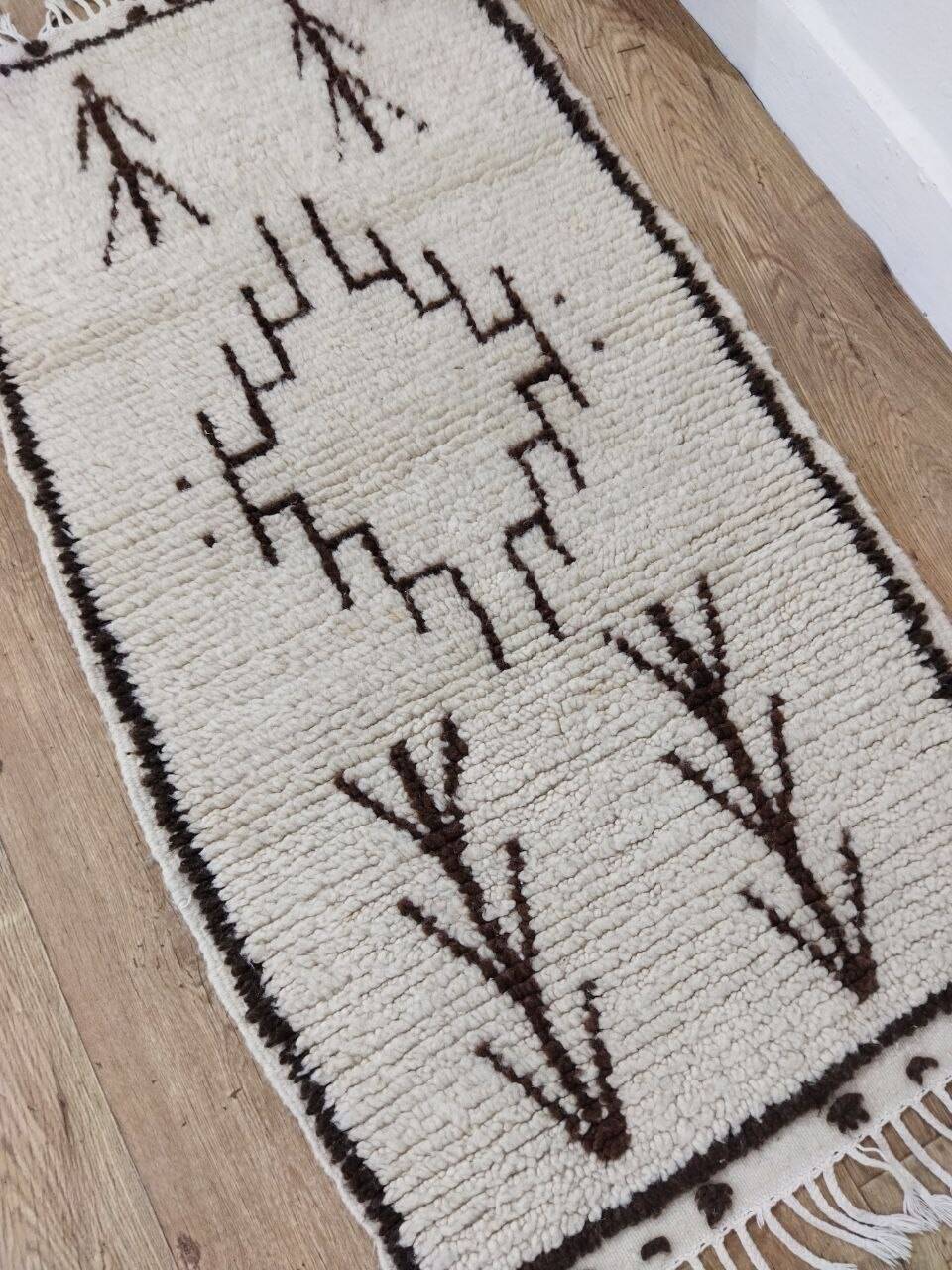 Handmade wool Berber rug 133x70 cm